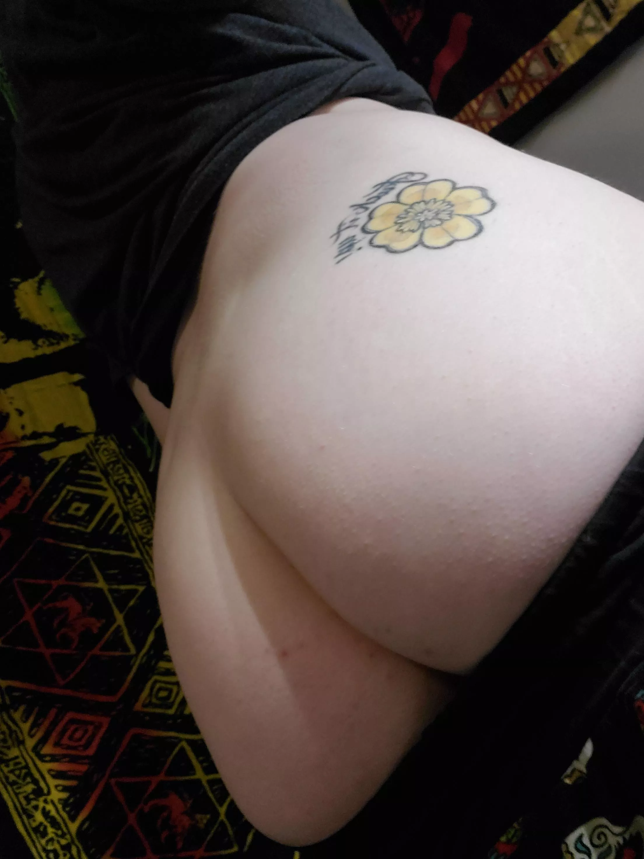 slim thick slut begging for my ass to be pounded!