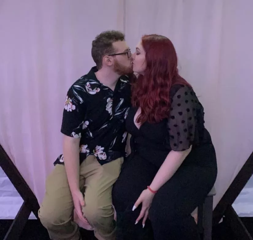 23 and 24 engaged couple [FM4f] South jersey looking for a unicorn/cake! ðŸ˜ðŸ¦„ irl/online