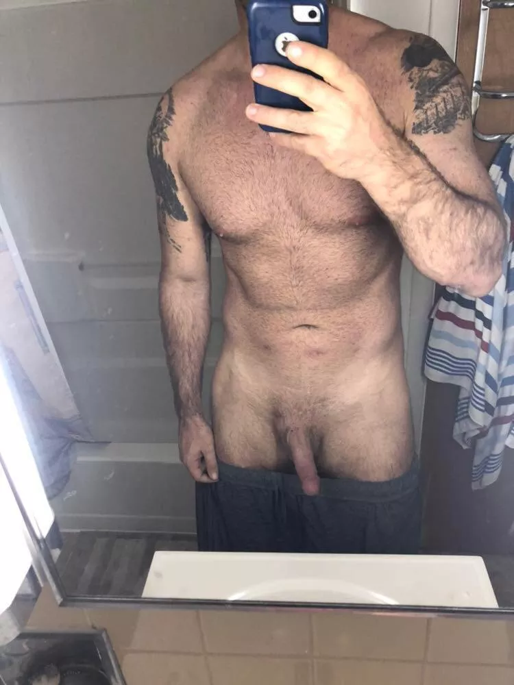 6’5, (41) yrs old. Come chat please!