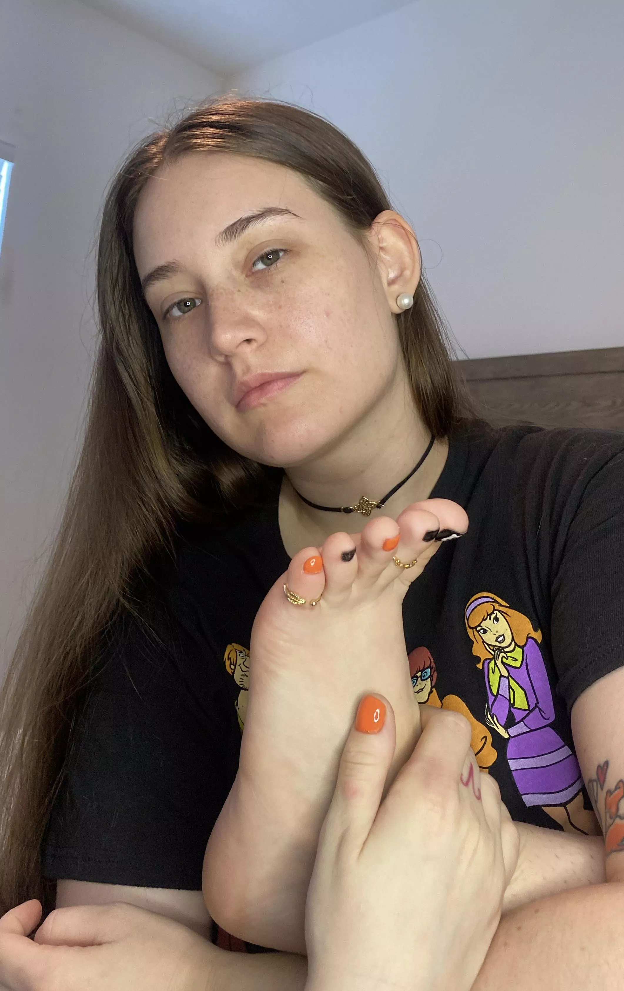 Choker and feet. What a combo