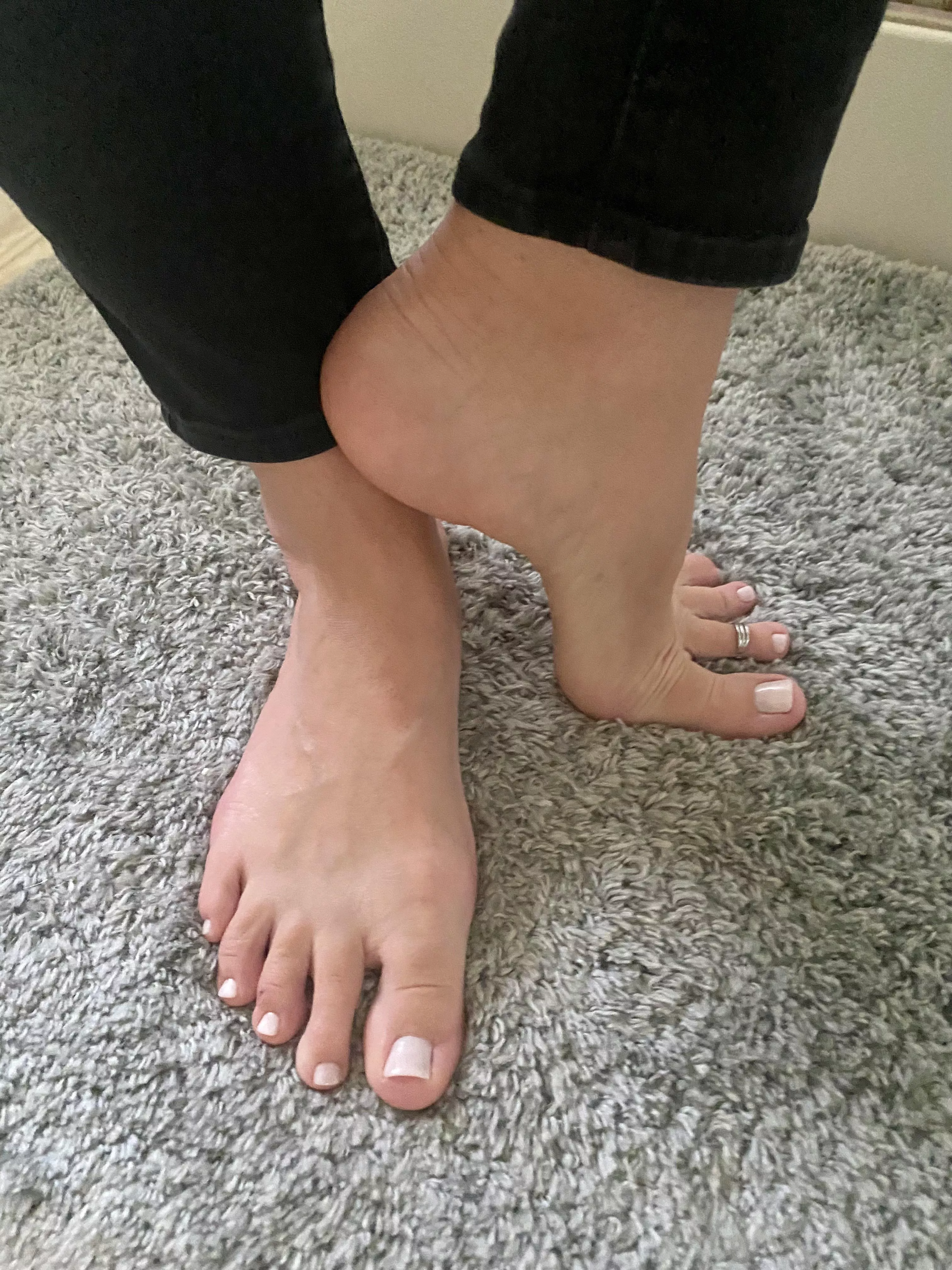 Kinking hard about having my long toes sucked and my soles worshiped