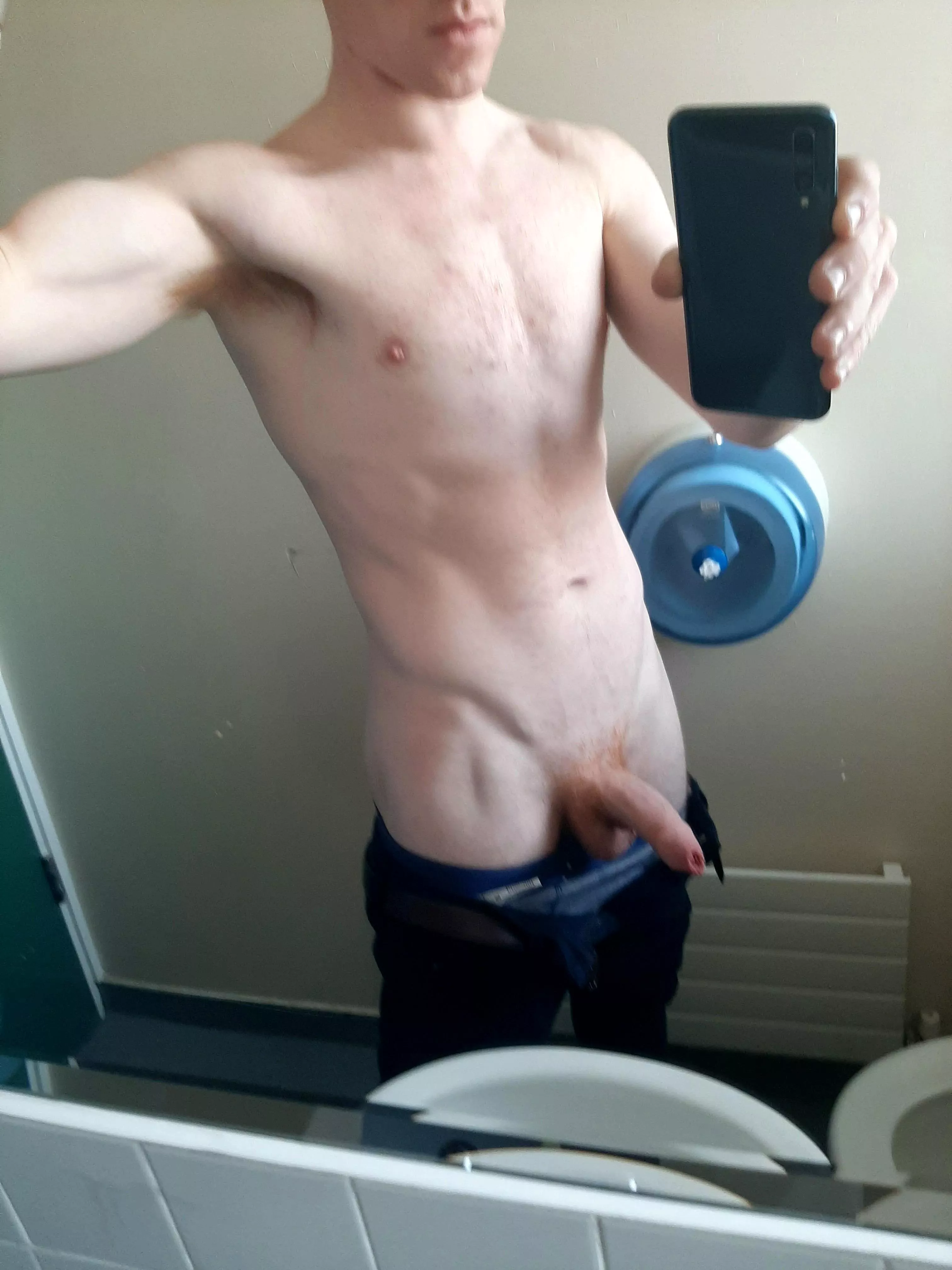 30yo Irishman. Cock is currently in need of some attention. DM open for any nsa fun ðŸ˜‰