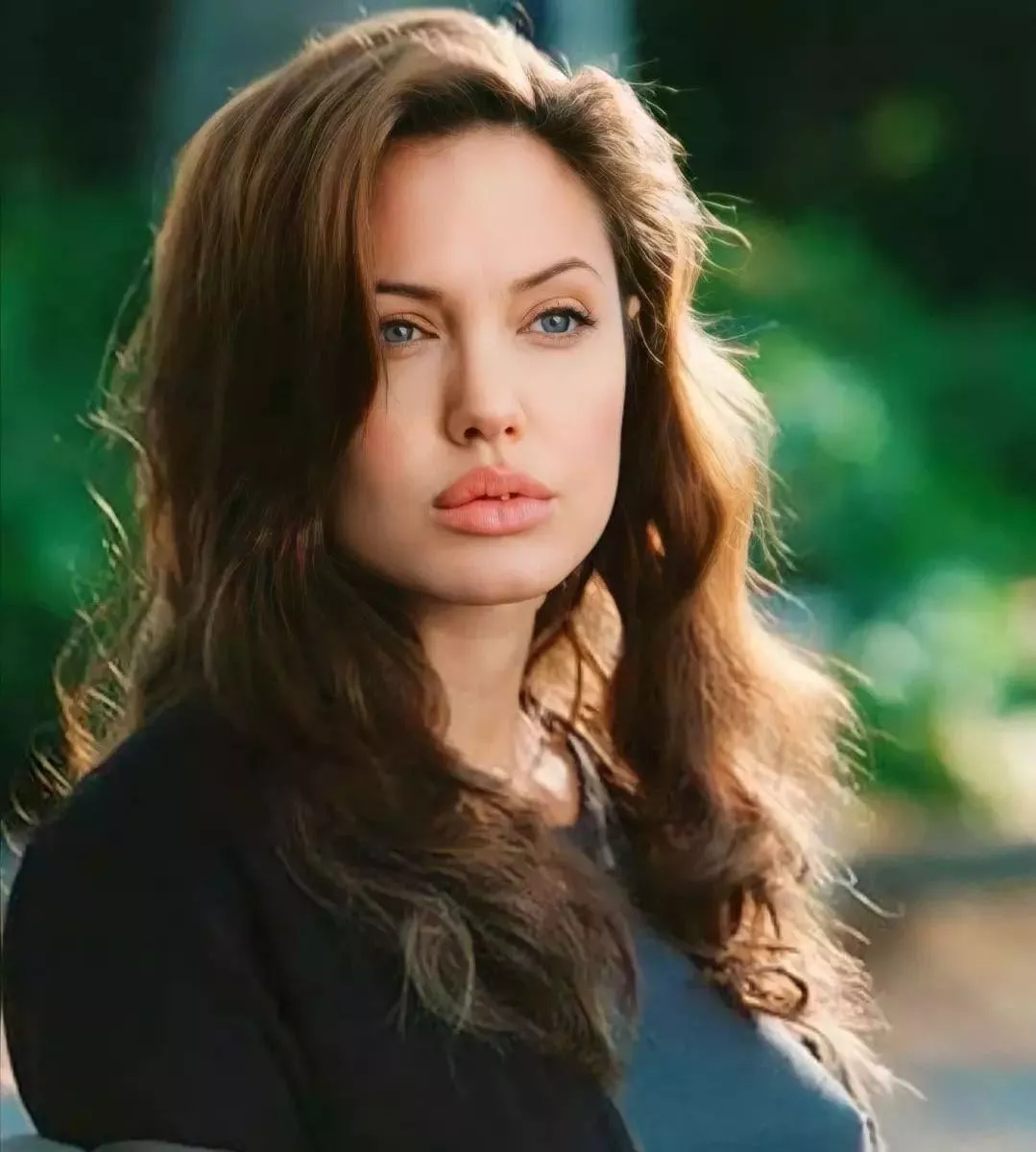 Angelina Jolie