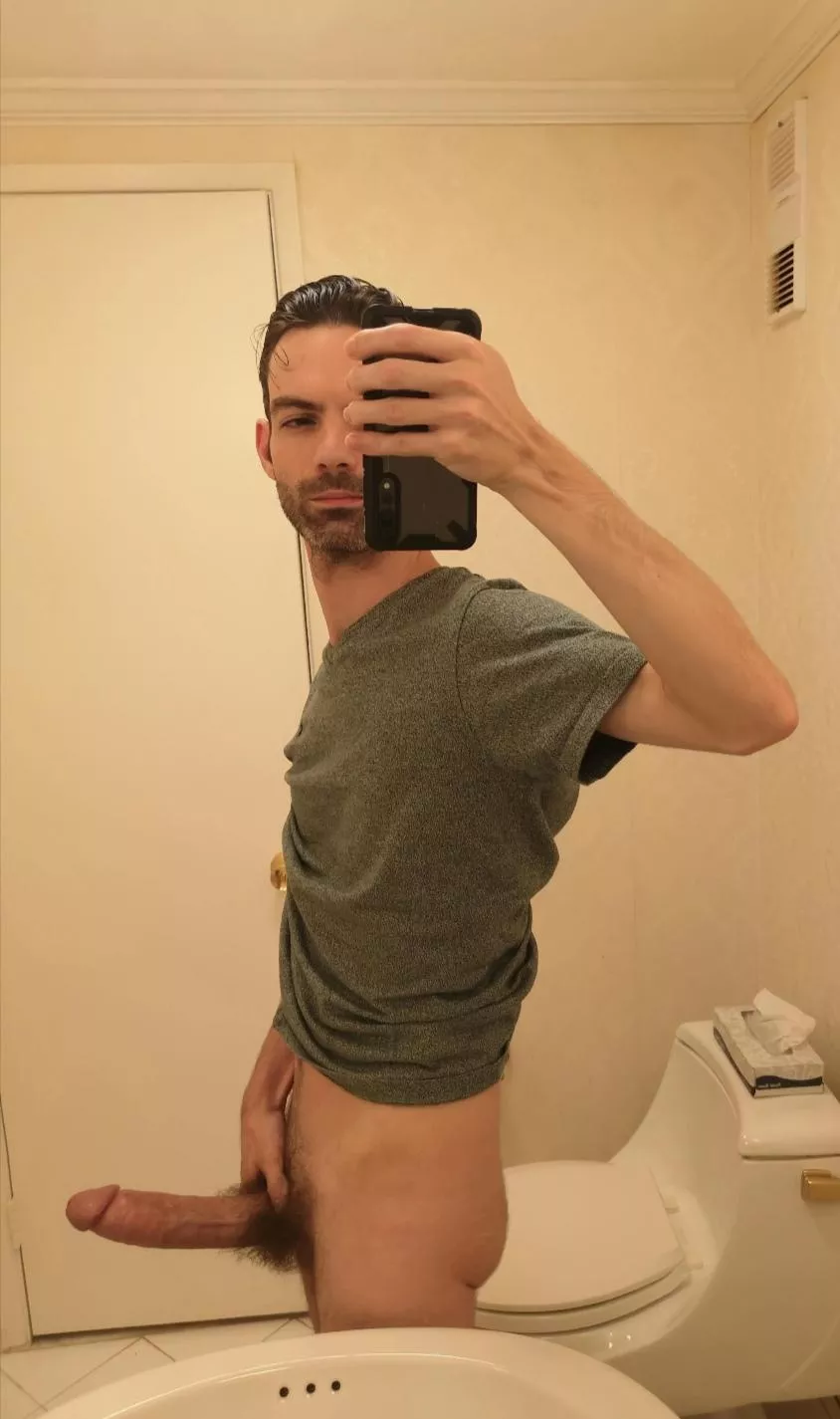 Does my bush make my cock look small?