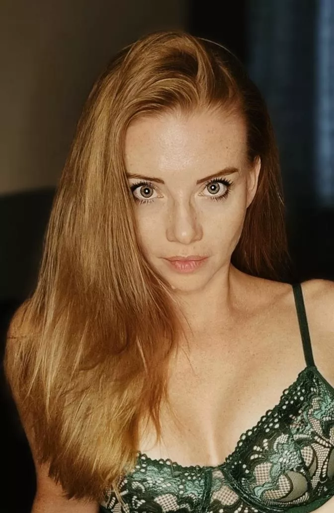 Green looks the prettiest on a redhead