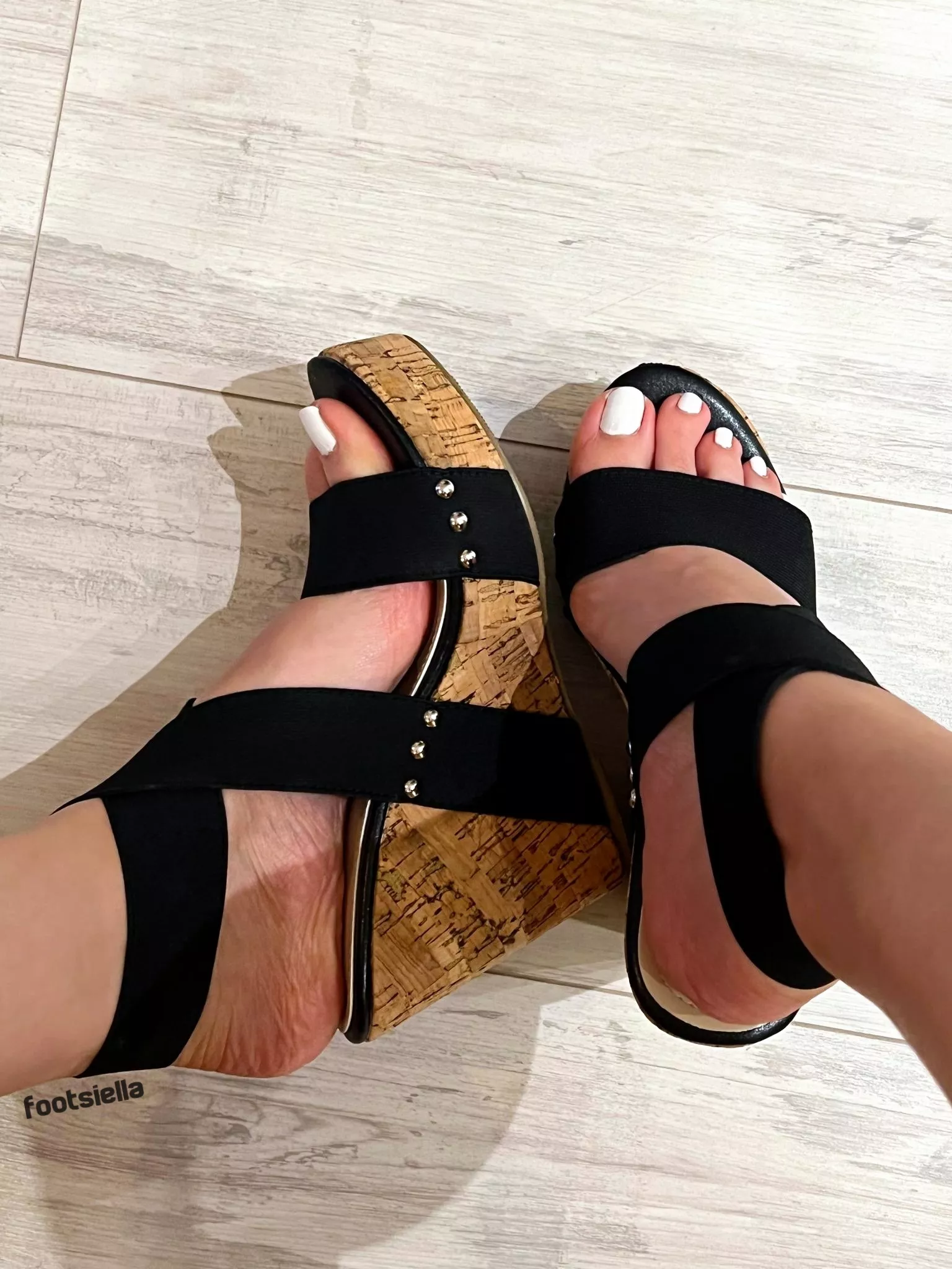 my favorite pair of wedges 😍