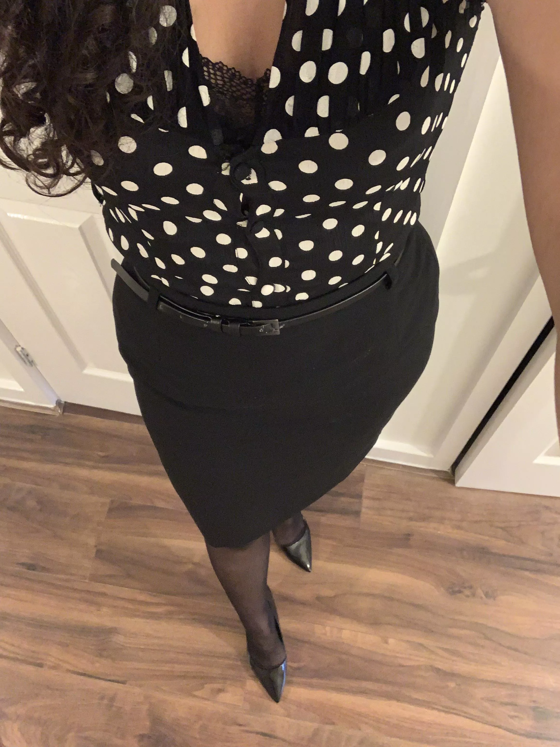 Office trouble: what kind of nylons do you think I am wearing under my pencil skirt? ðŸ˜‰