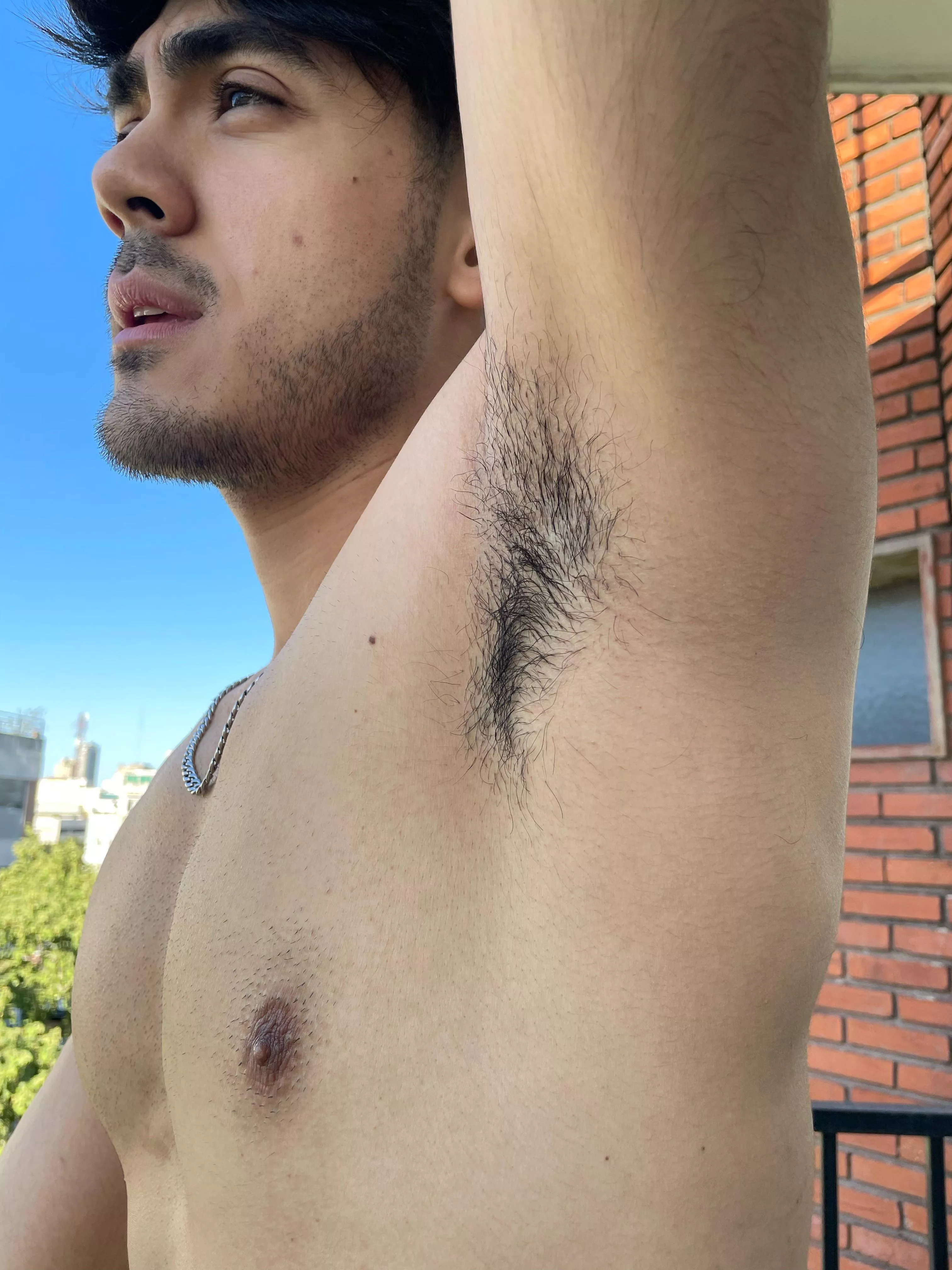 I want you to suck my armpits