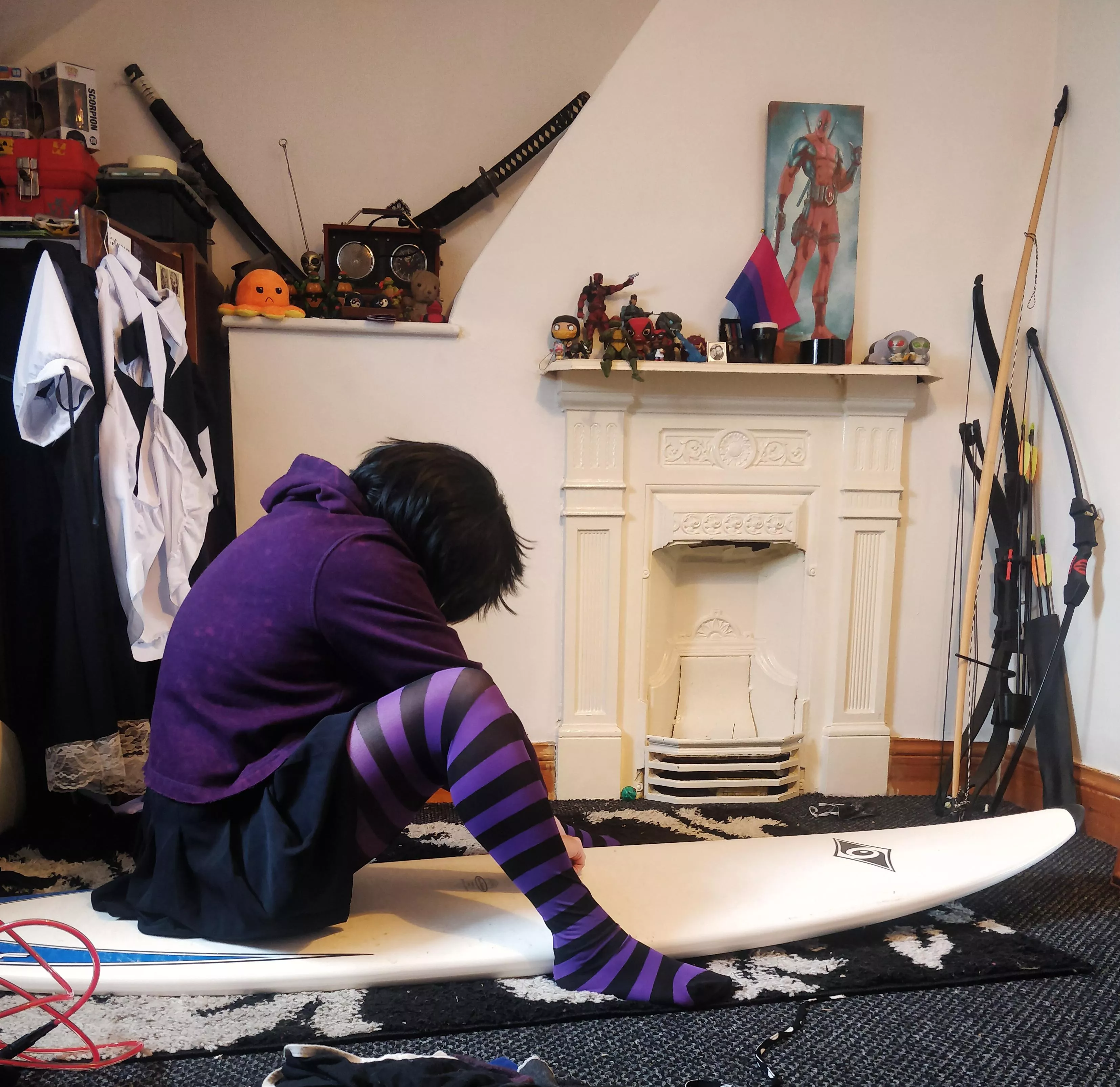 Just a femboy waxing his board, any other femboys surf?