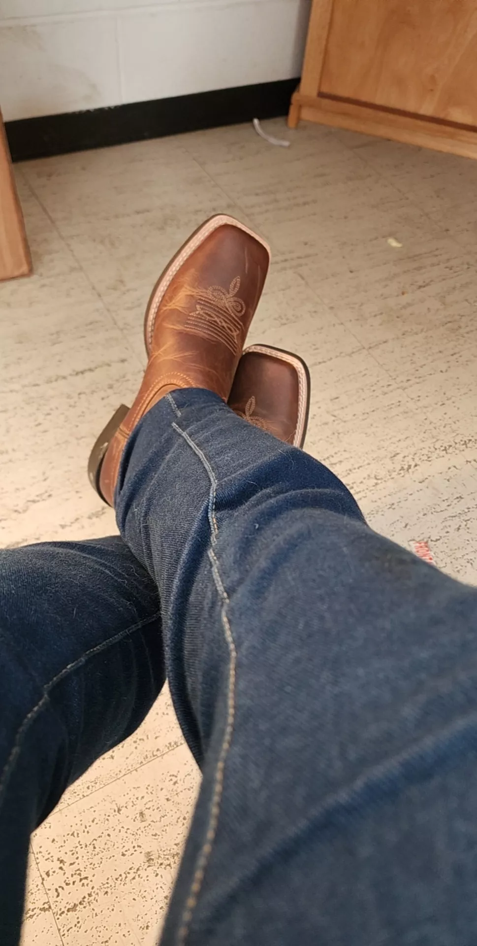 My new western boots ðŸ˜ Wanna see them paired with bootcut jeans?