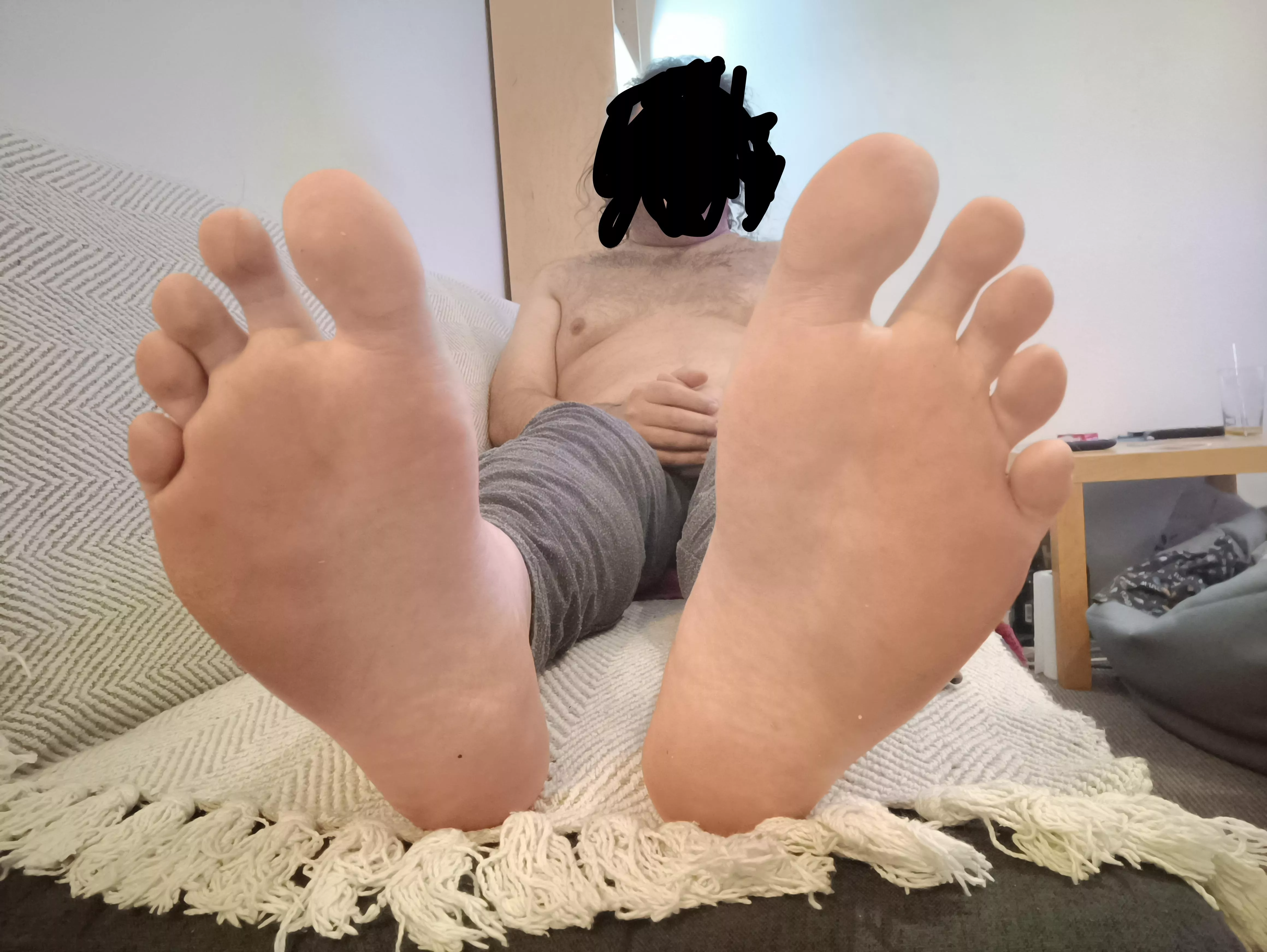 soles (39 UK)