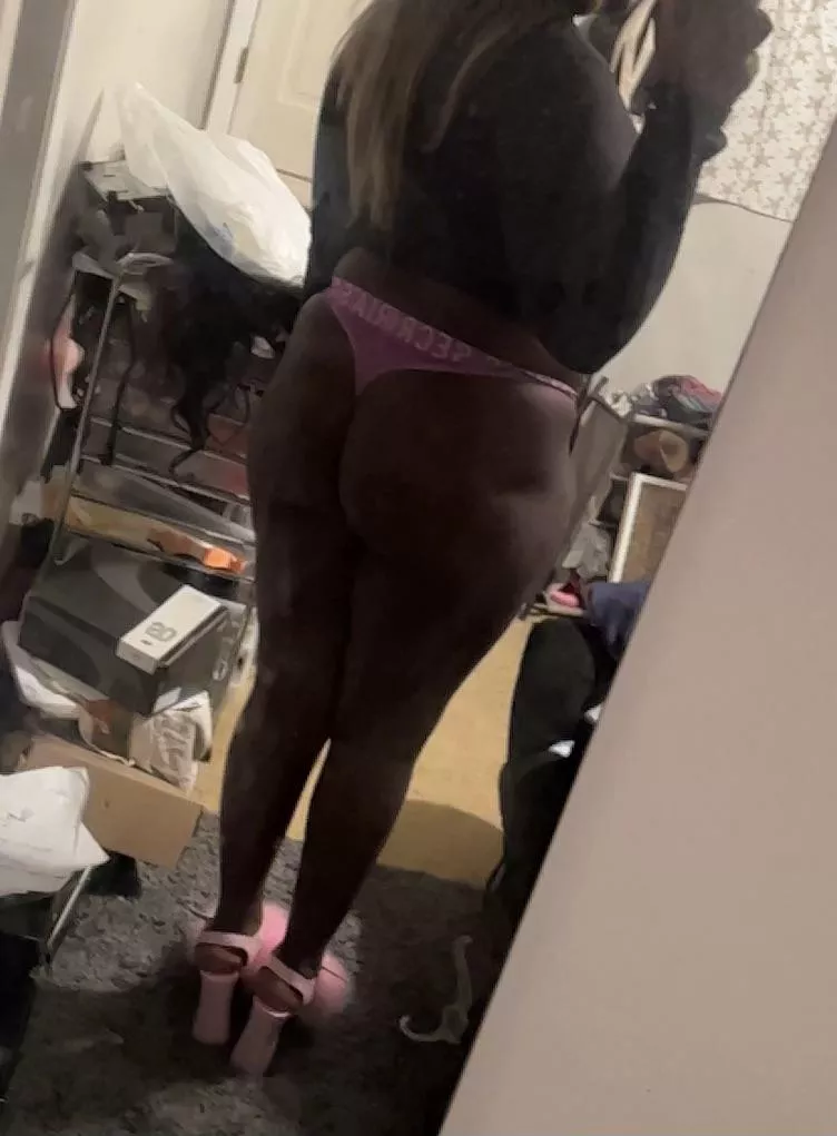 Tele: iamgroot232 need gooners to empty their balls on my gfs ass, send cock pic first!