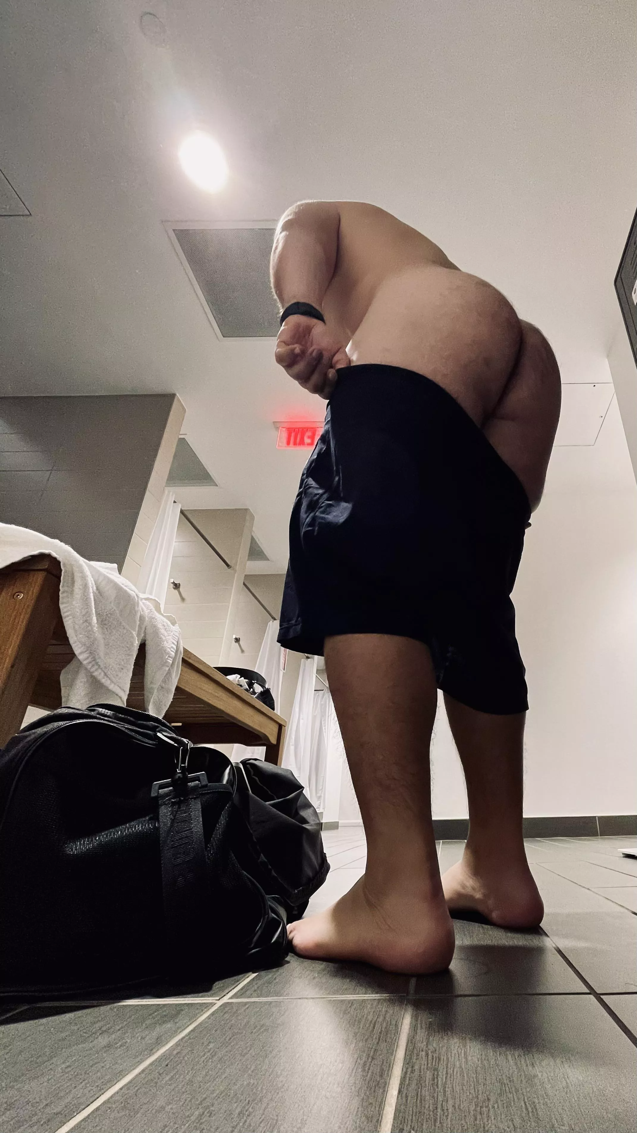 [34] Freeballing at the gym