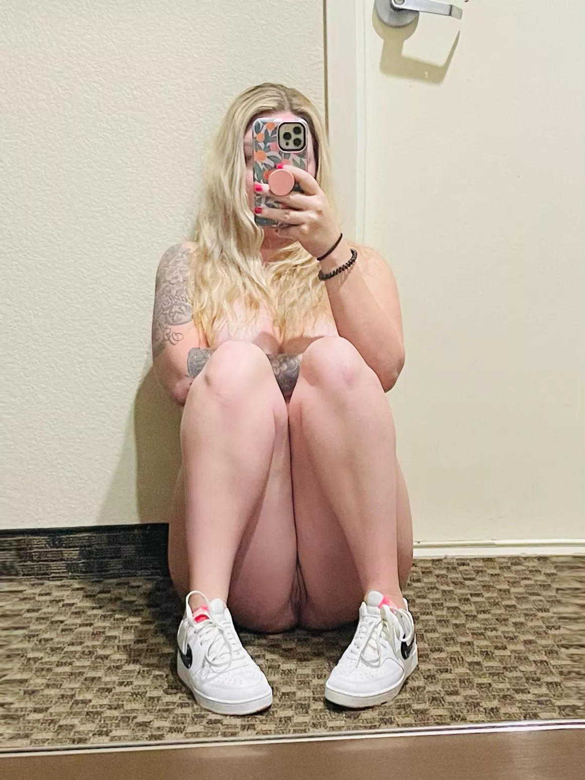 Cum help me untie my shoes please ðŸ¥º