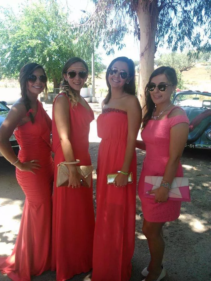 girls at the wedding