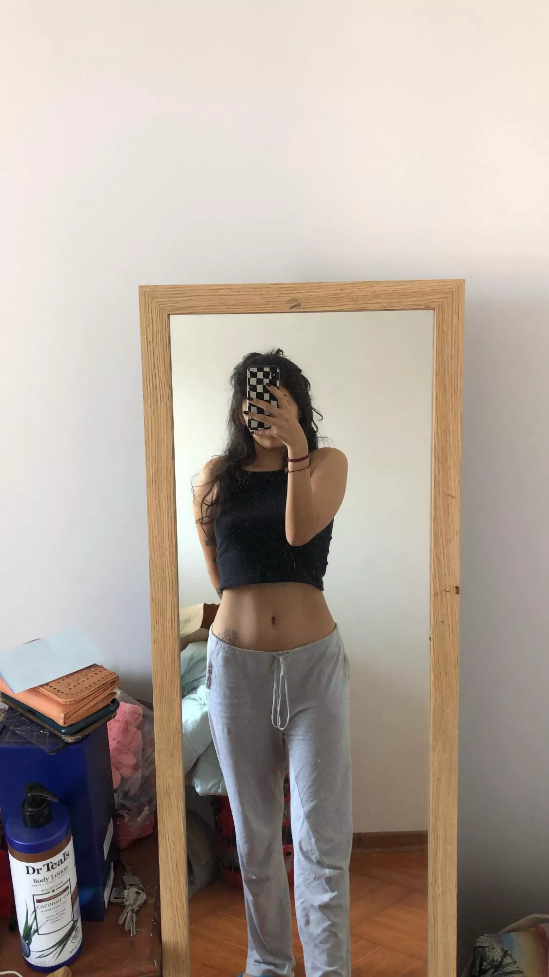 love showing my tummy [img]