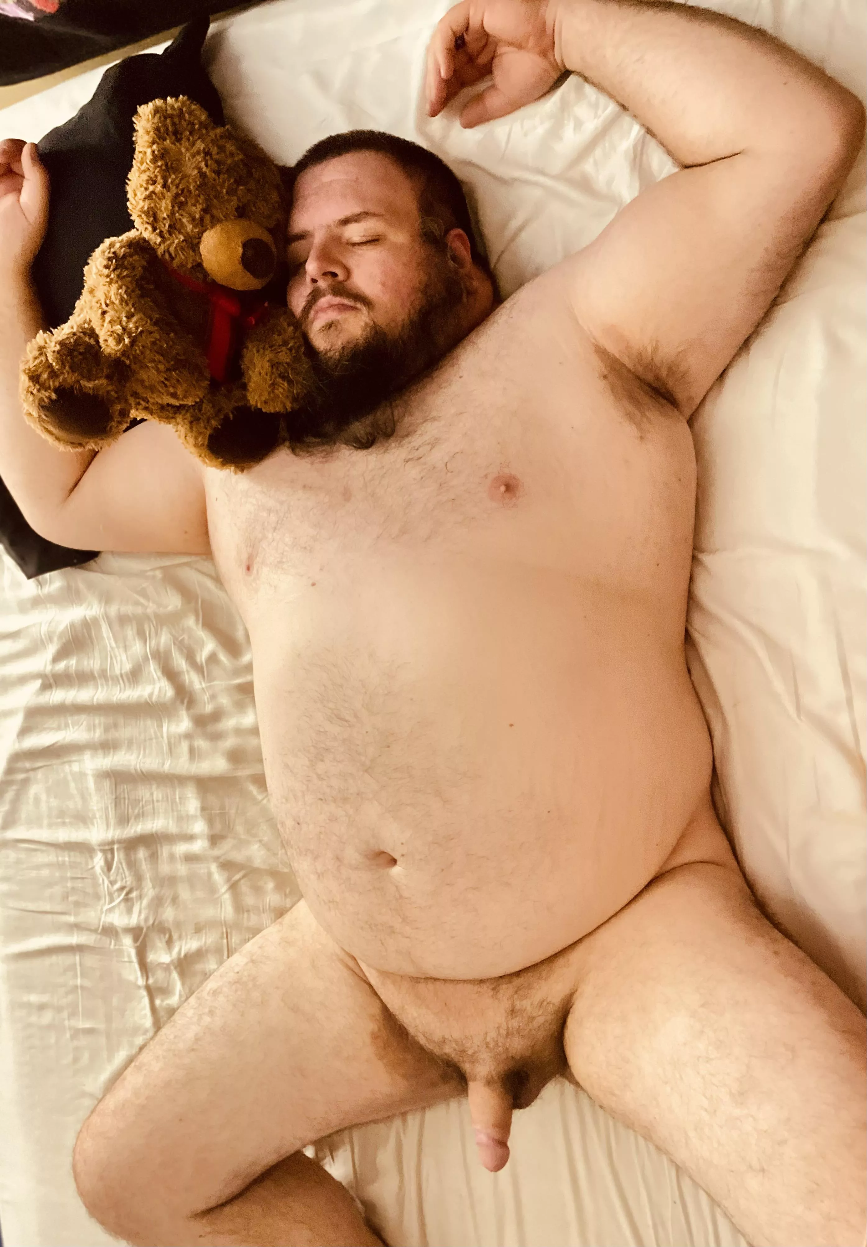 My Big Bear of a husband 🐻(33M/bisexual) please admire him~