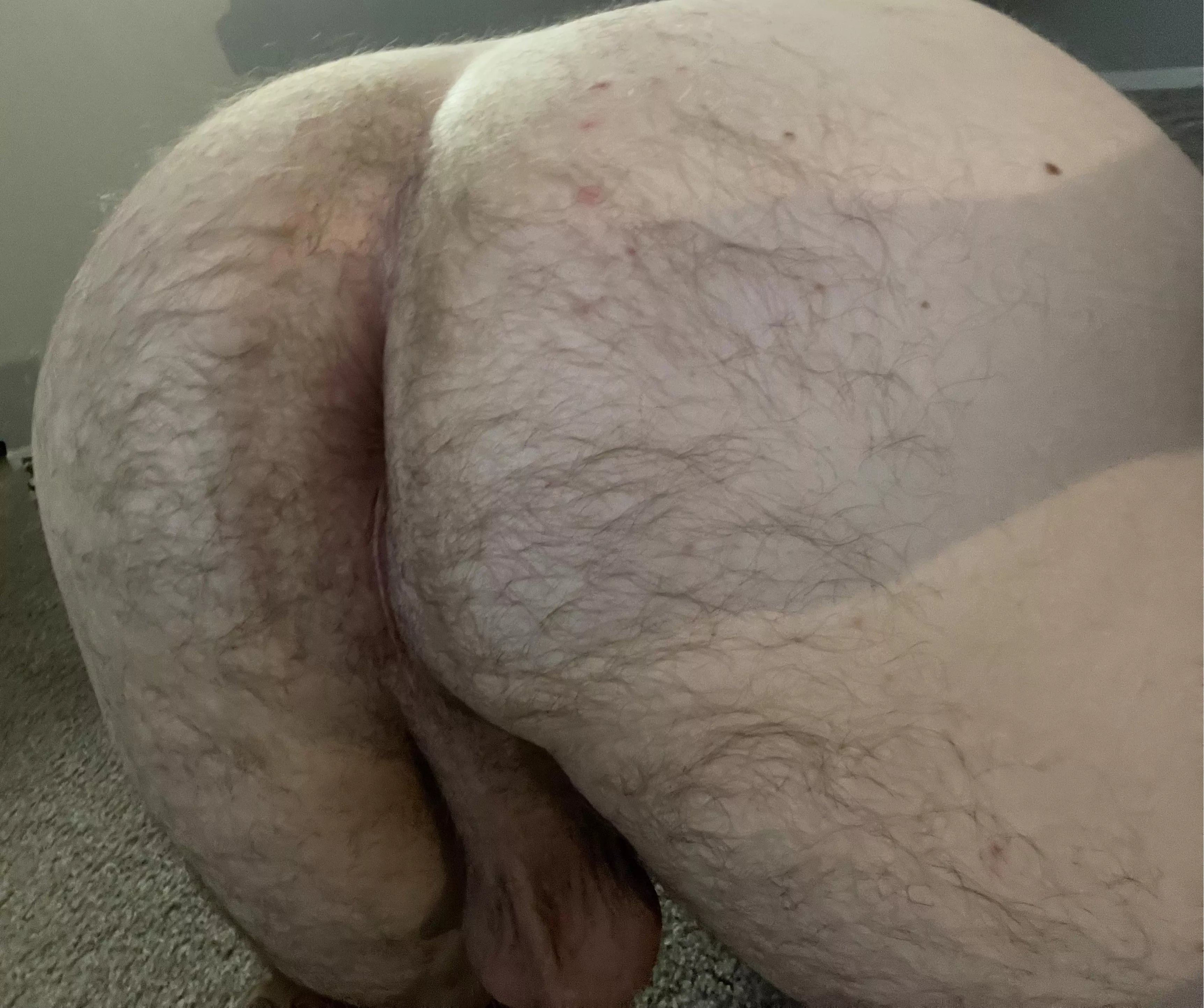 Str8 curious guy here, been told I have an eatable ass.