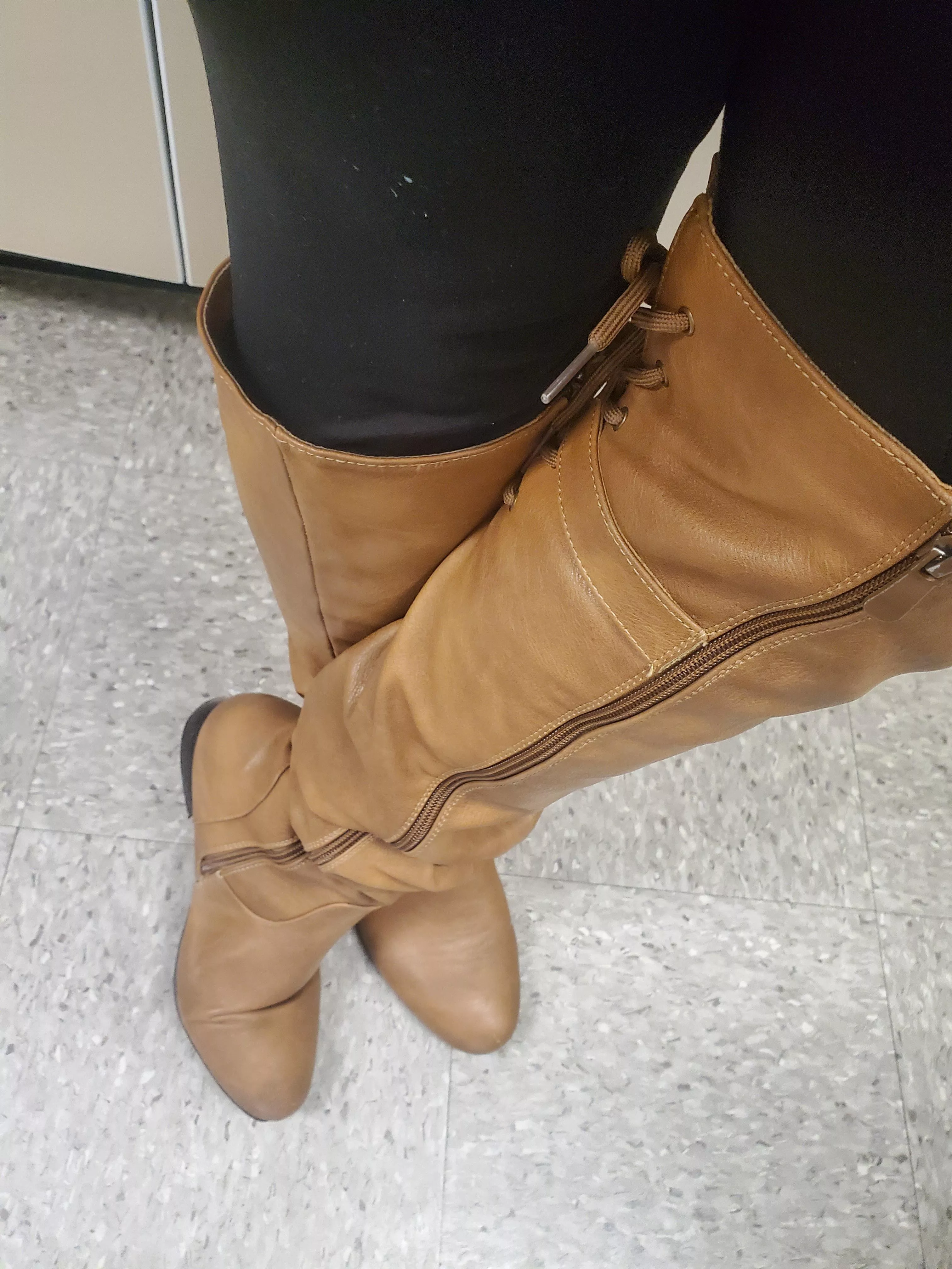 This teacher loves her boots and leggings