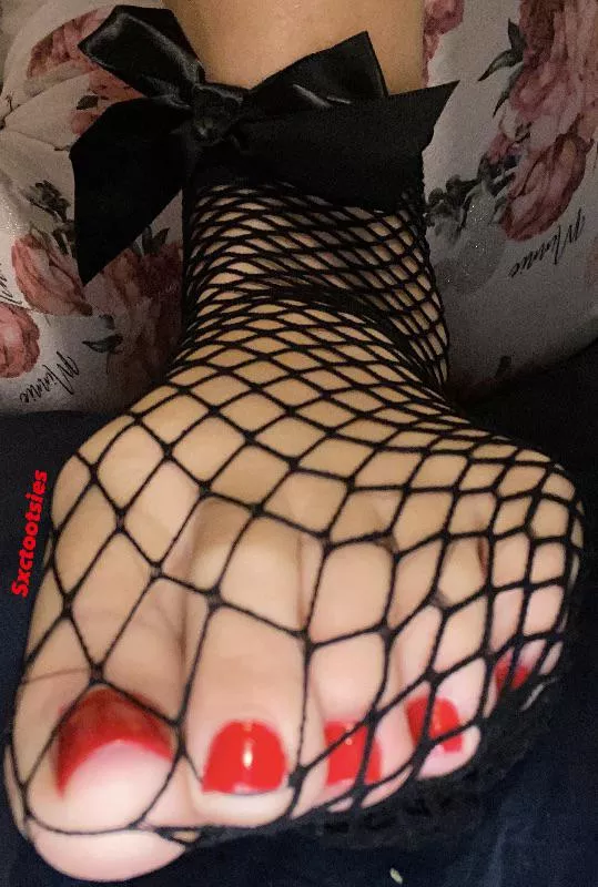 Do you like fishnet stockings ?