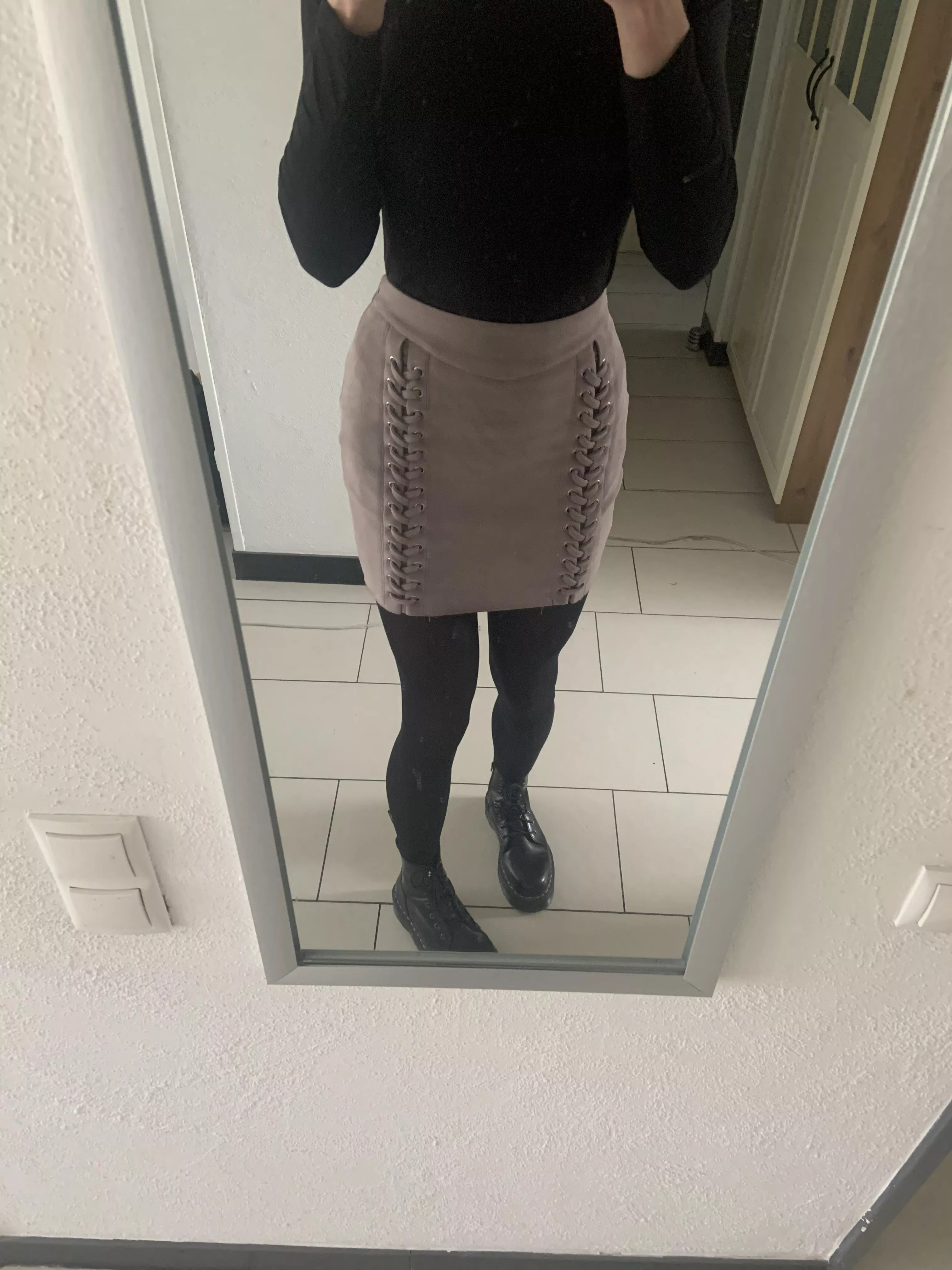 I got a new skirt do you like it ?