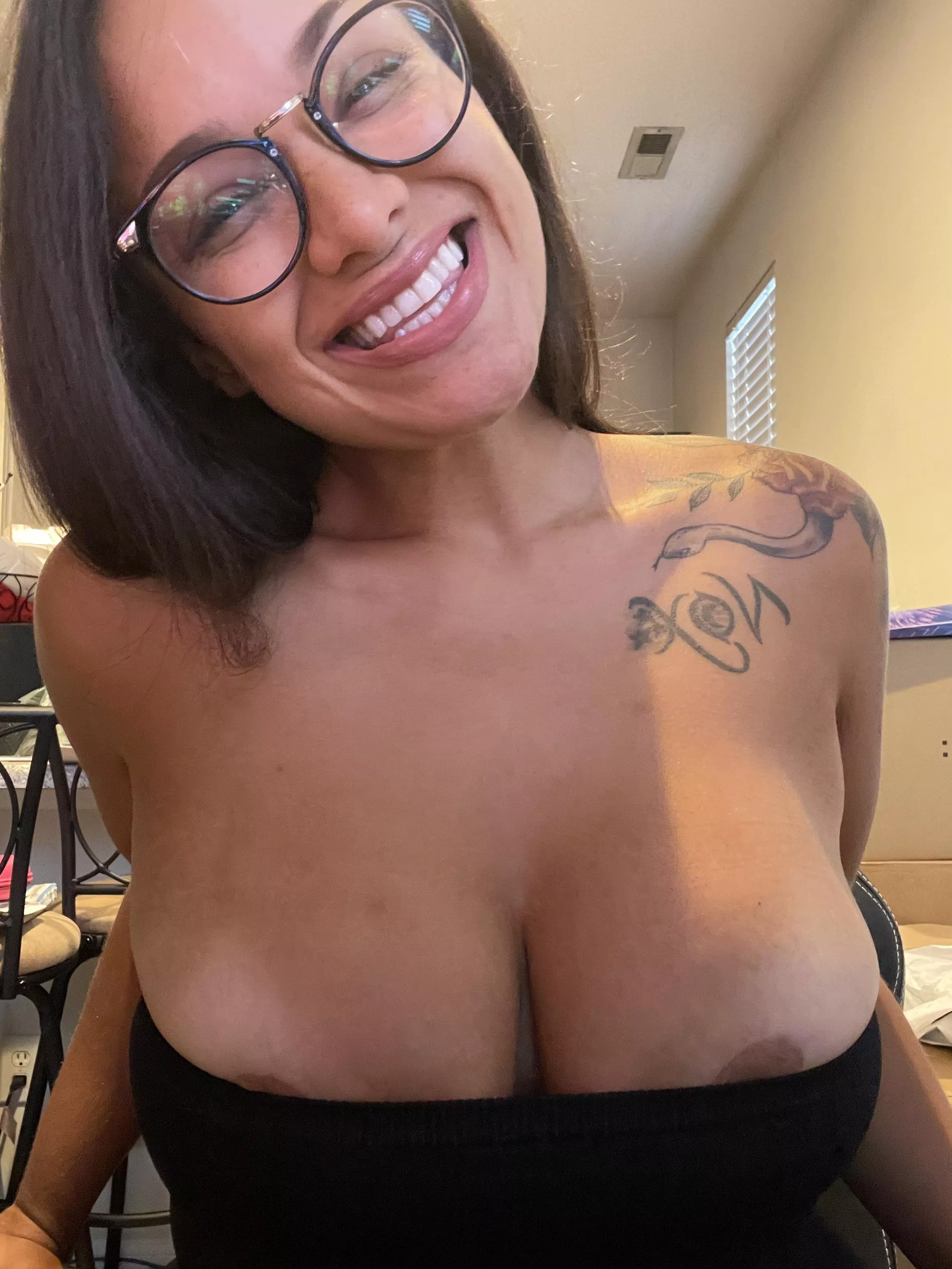 Would you fuck a nerdy Mexicana?