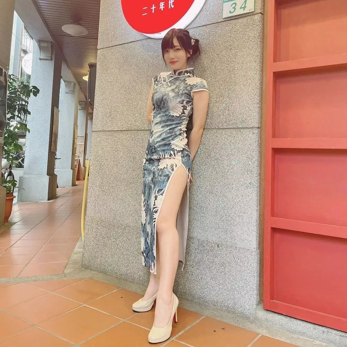 Cute qipao girl