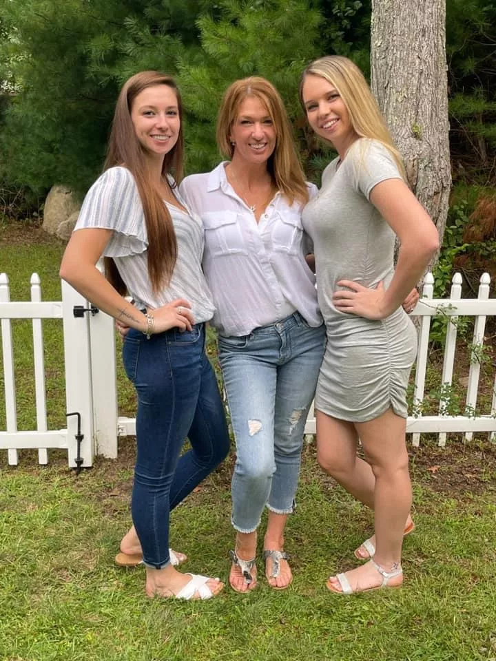 Daughters and mom