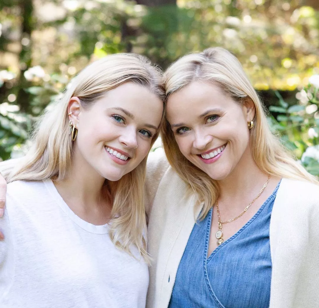 Reese Witherspoon and Ava Phillippe