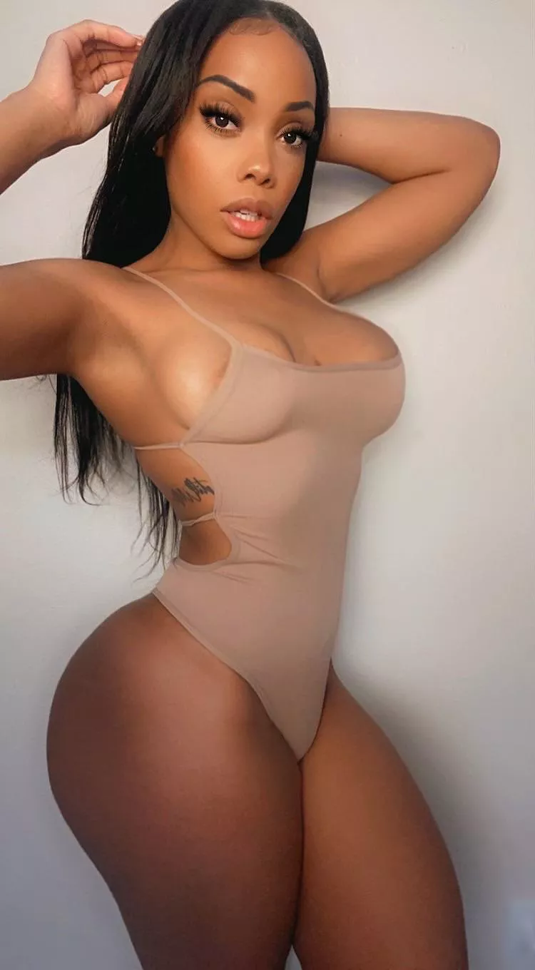 🔥Your fav ebony queen🔥 Big natural tits, GFE, squirting, JOI, Feet pics, Nudes, Customs, B/G, Solo play, & more 💦