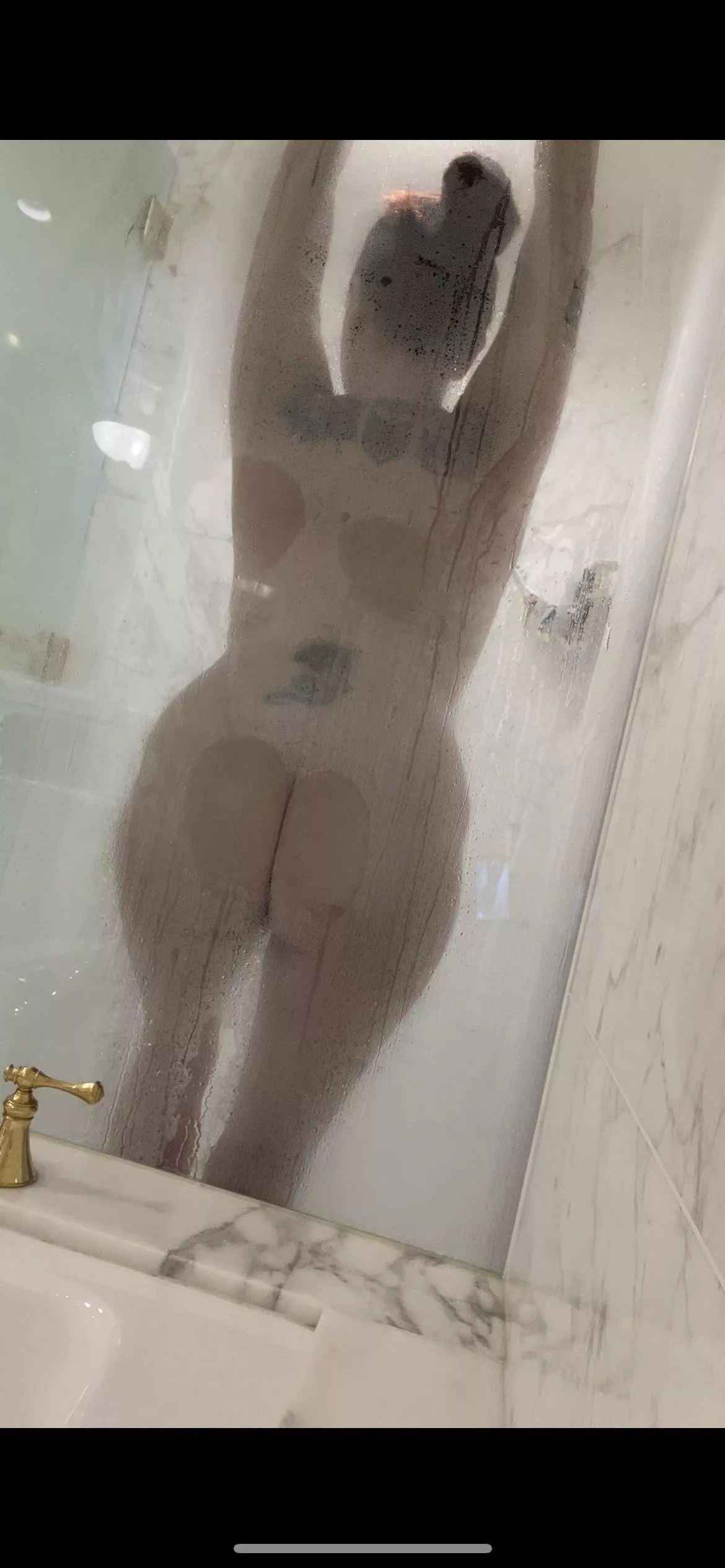 â¤ï¸ðŸ‘ hotel showers are always fun!