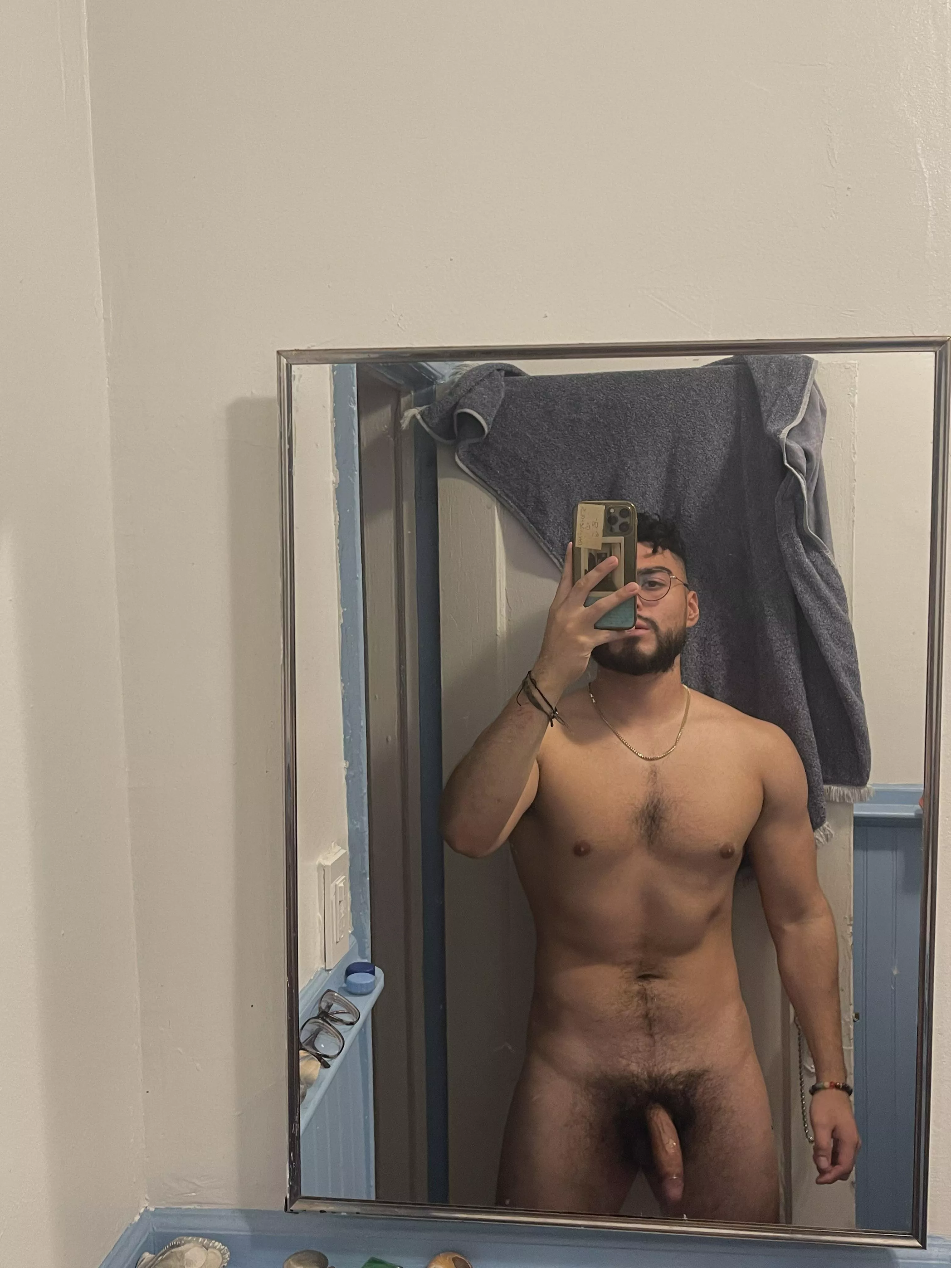 (M) 25 181lbs 5â€™11â€