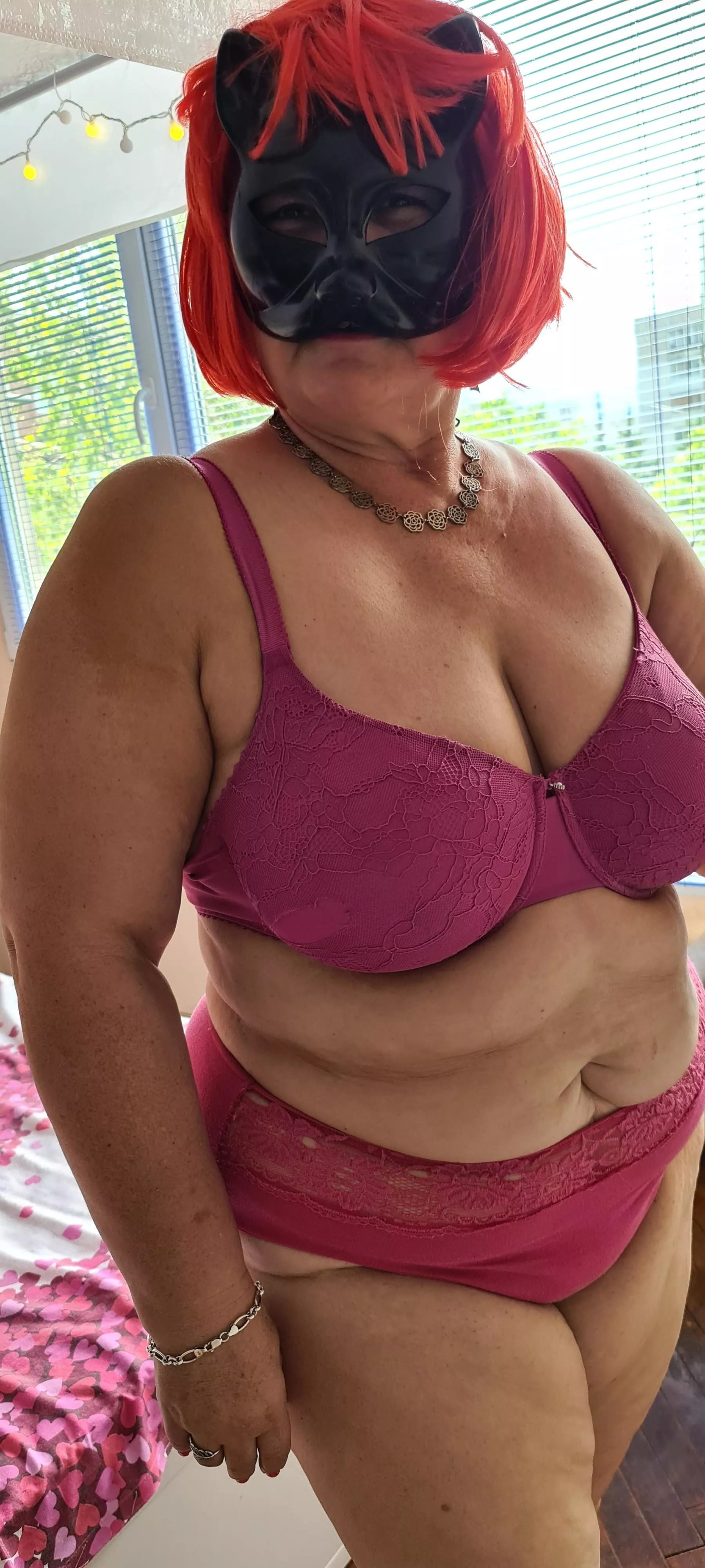 Pink bra set is irresistible!