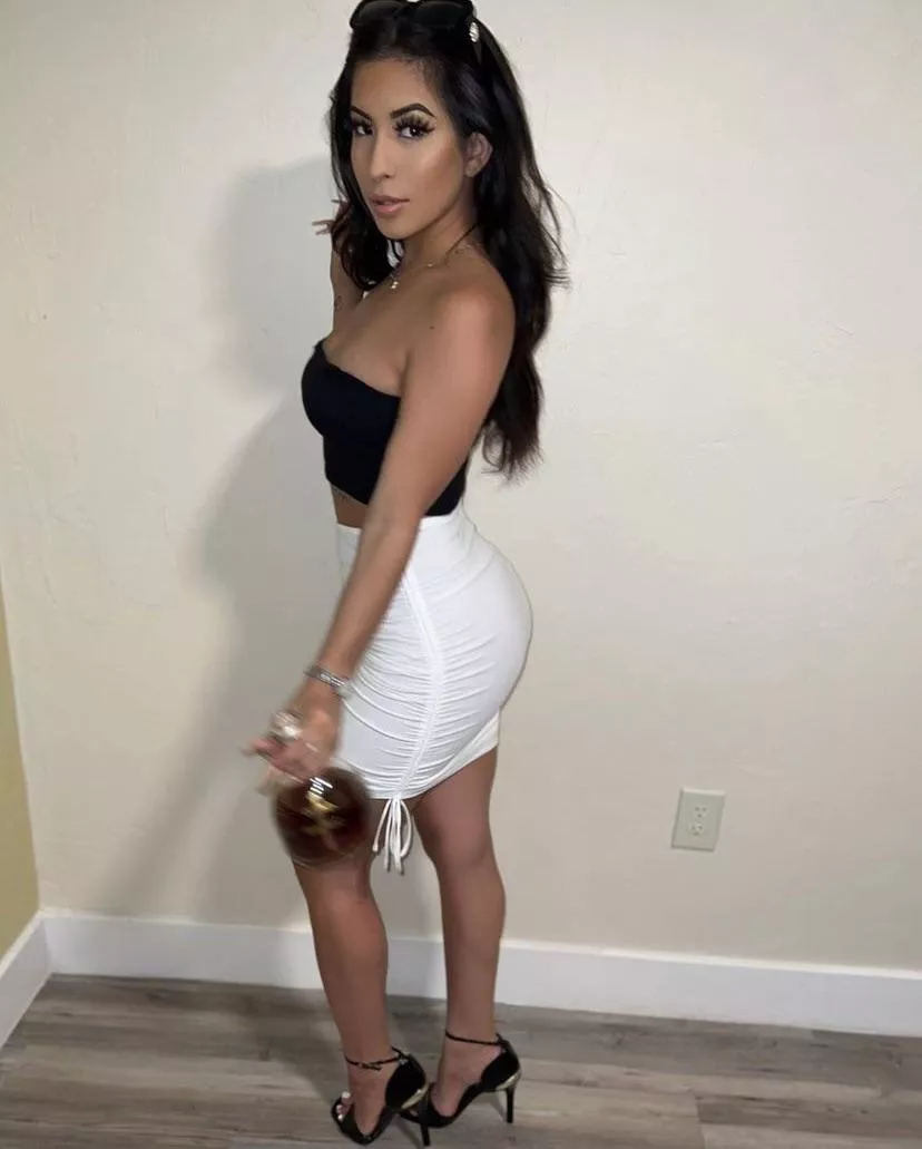 Skin tight pencil skirt