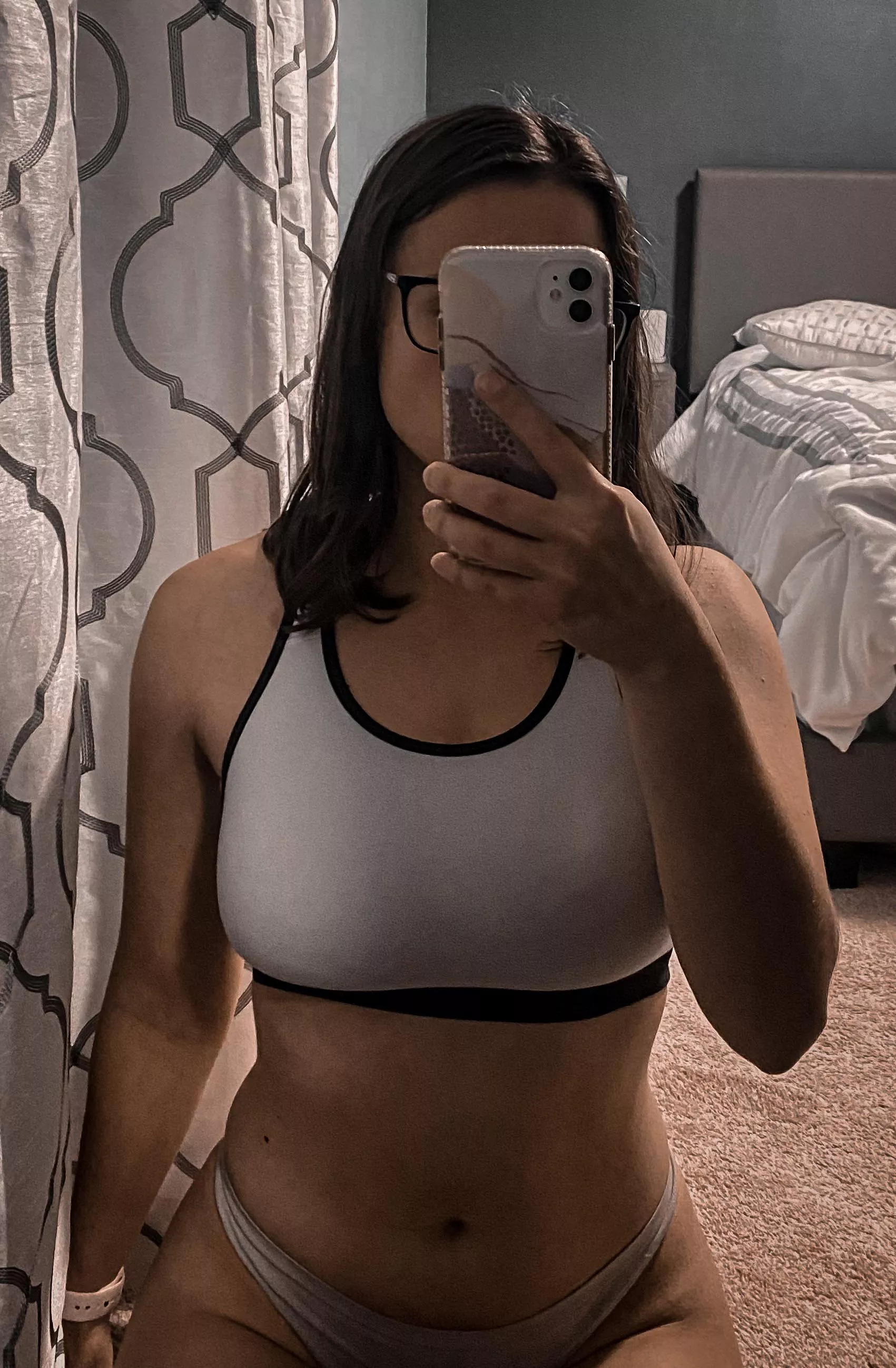 White sports bras are underrated 🤍