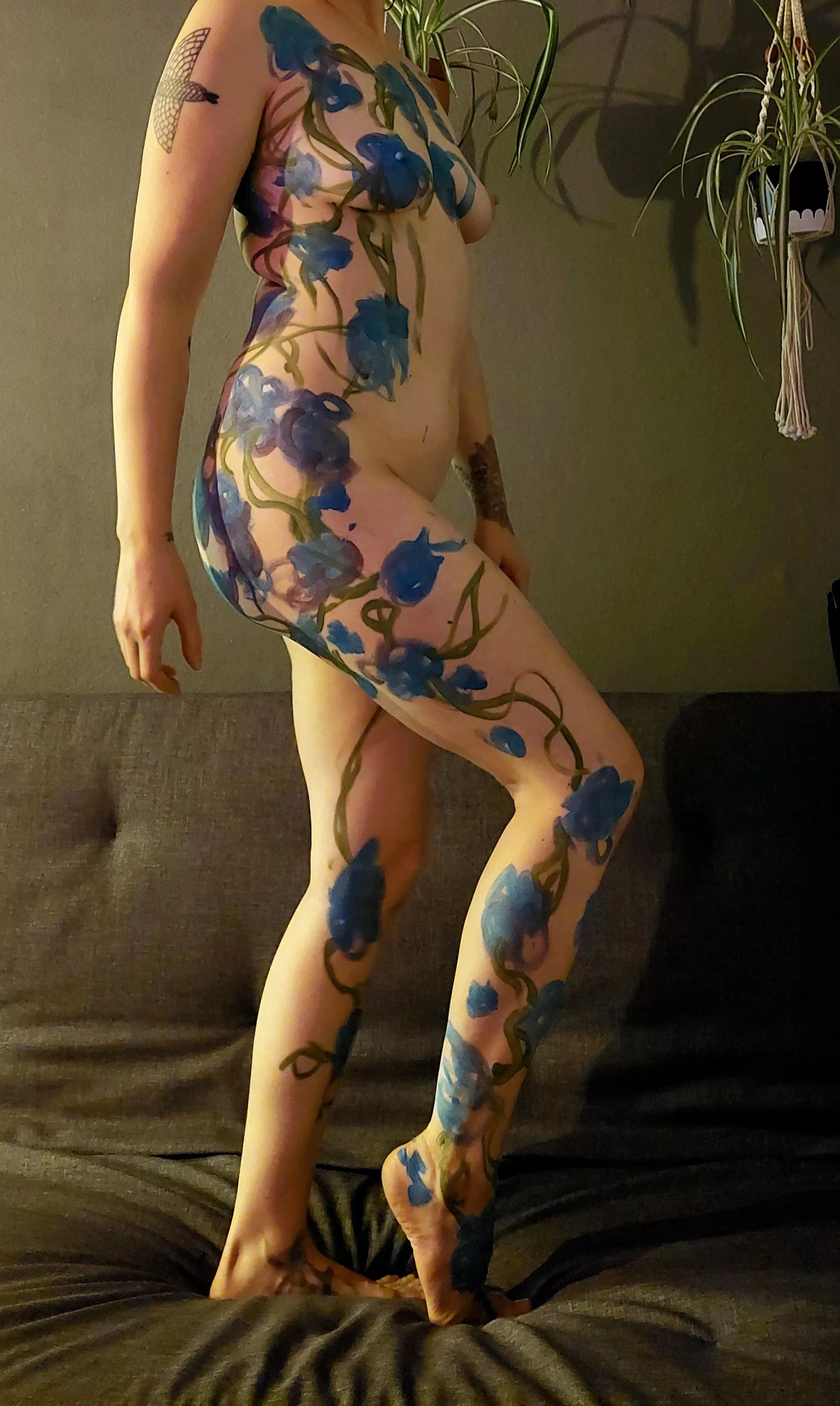 Friday night flowers part 2 💙 bodypaint on me by me