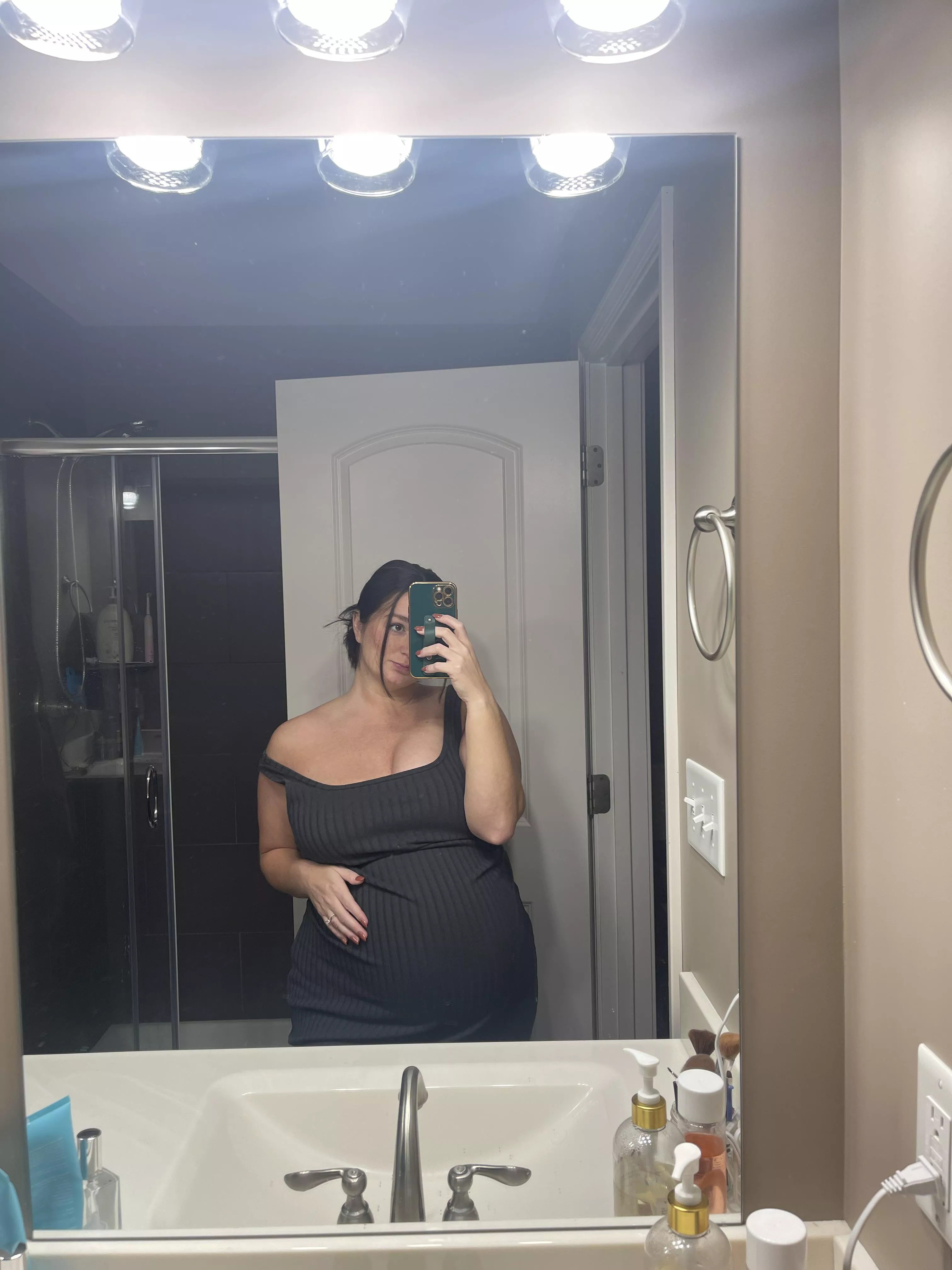 i can dress up my bump too🥰