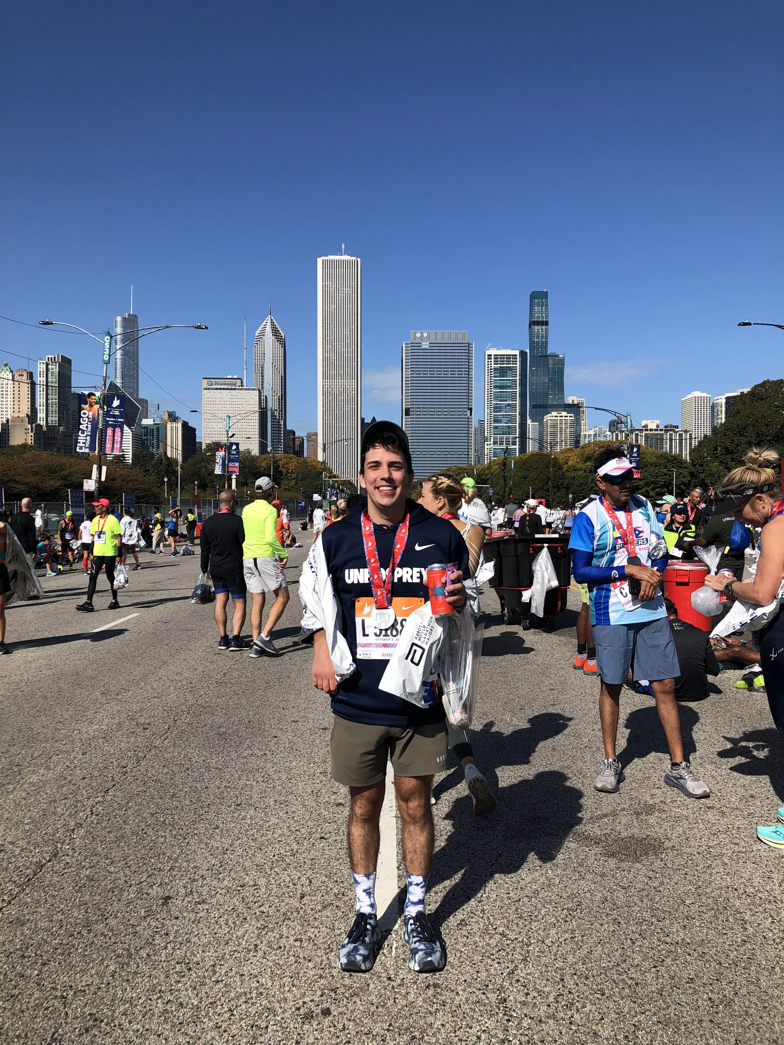 A lil Chicago marathon for me. 👋🏽 friends!