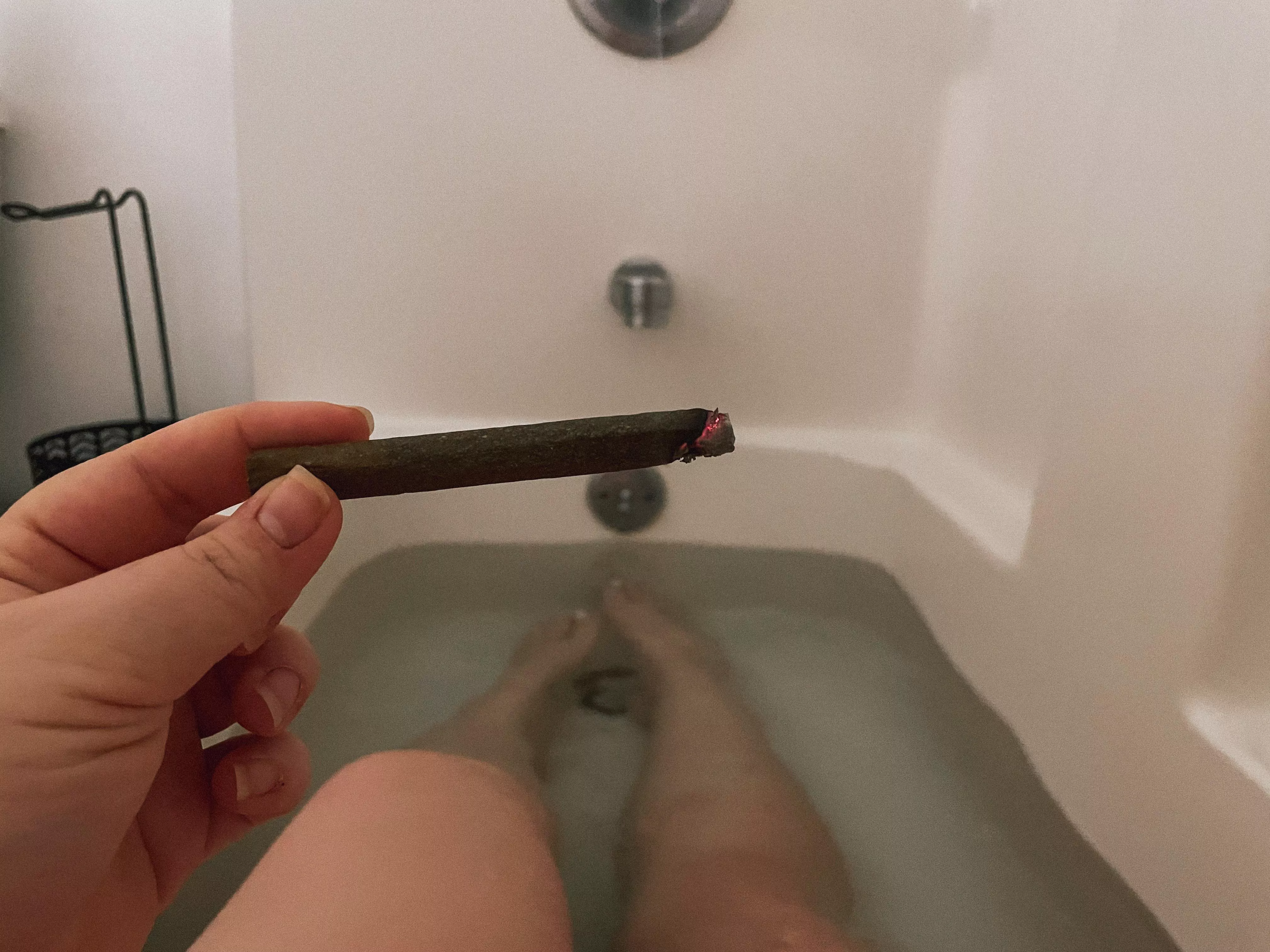 Bath time blunt anyone [f]