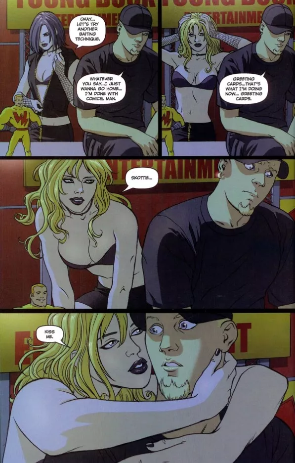 Cassie Seducing Skottie [Hack/Slash: Comic Book Carnage]