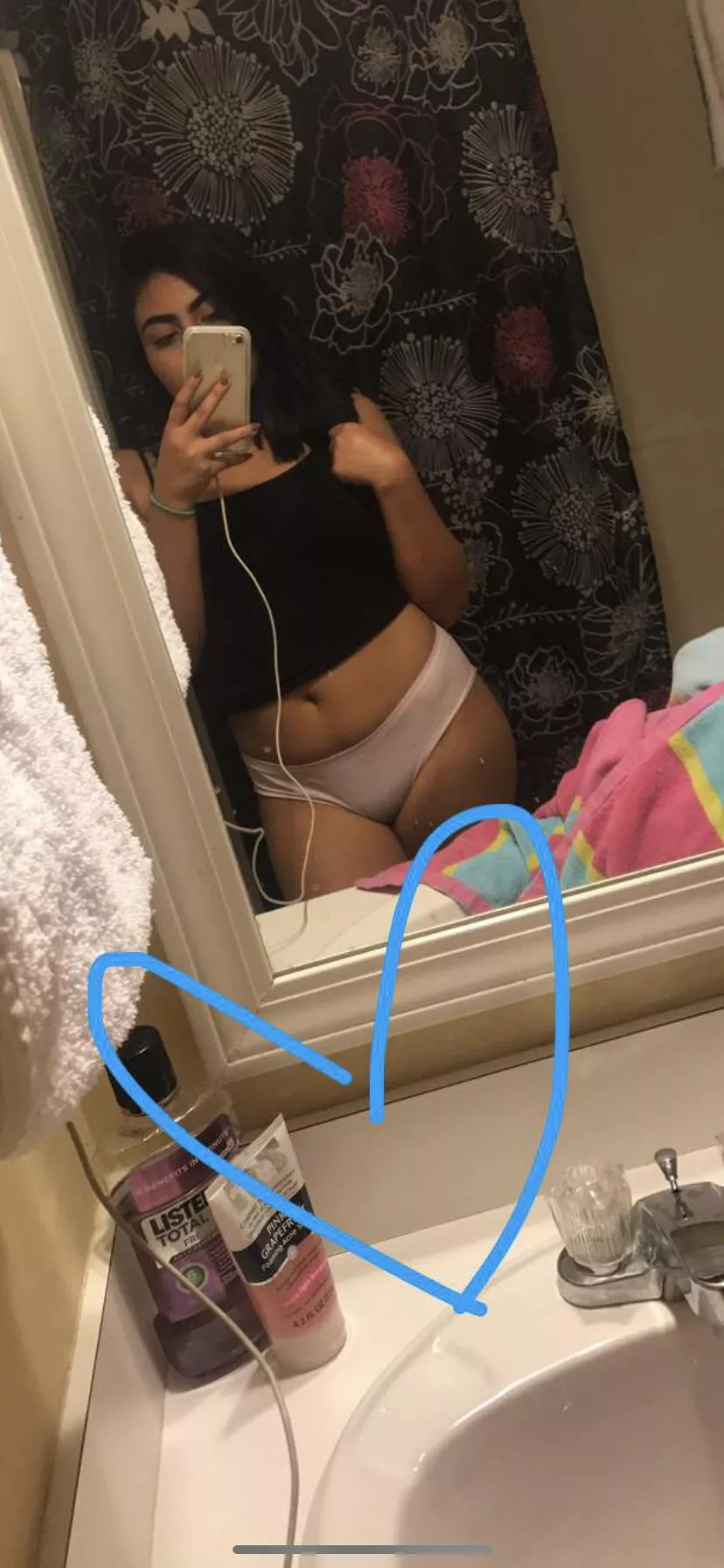 Cum or cock my Latina GF