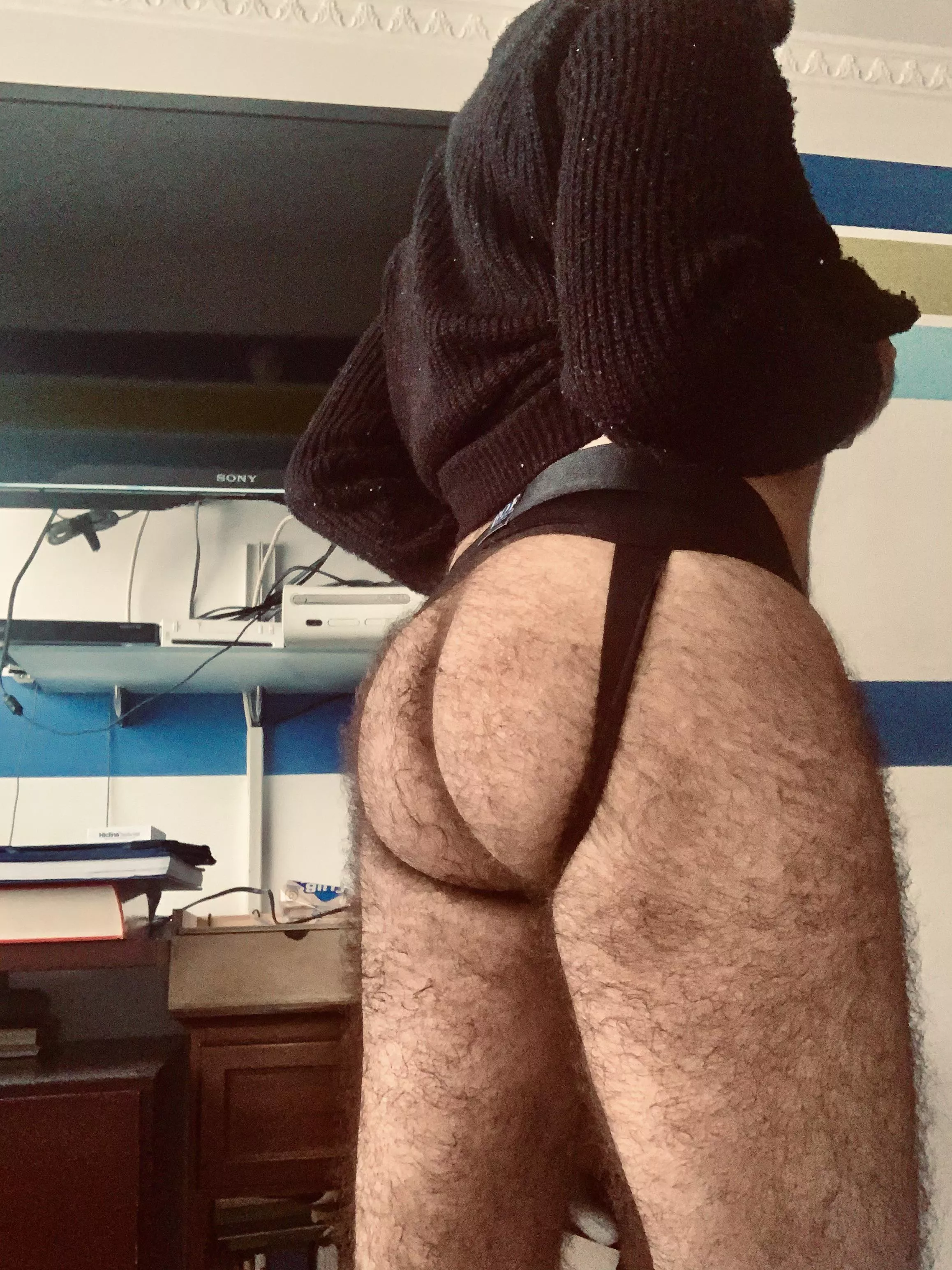 Gotta love hairy ass ðŸ˜