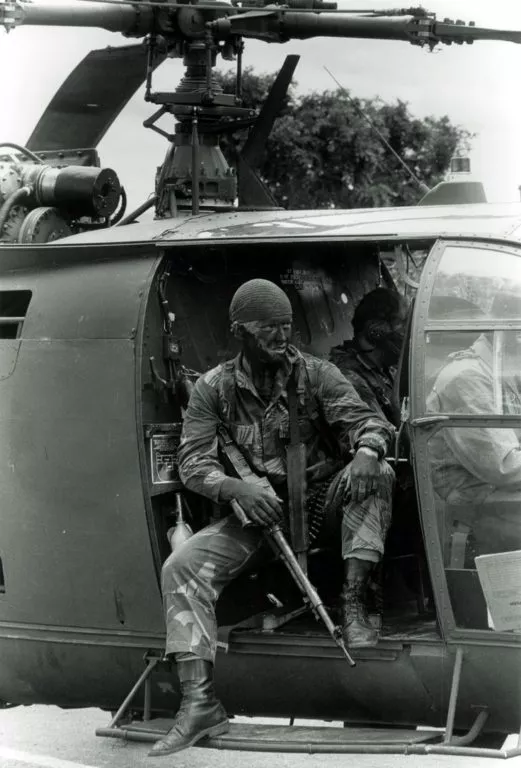 Hey y'all, I'd like to know what boots is this rhodesian soldier wearing?