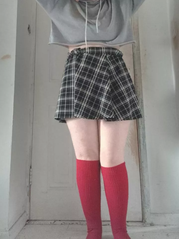 I feel so pretty in skirts and kneesocks 💕🏳️‍⚧️(he/him)