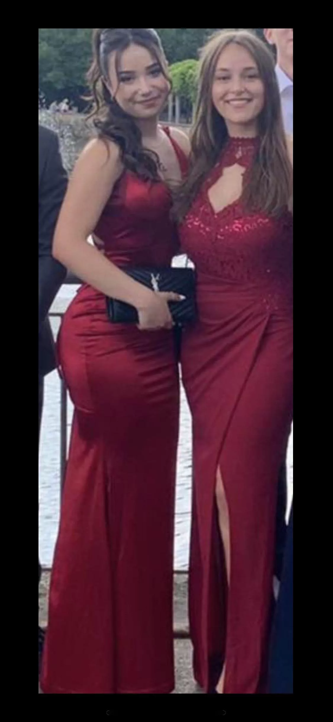 Left(big ass) or right (big tits)