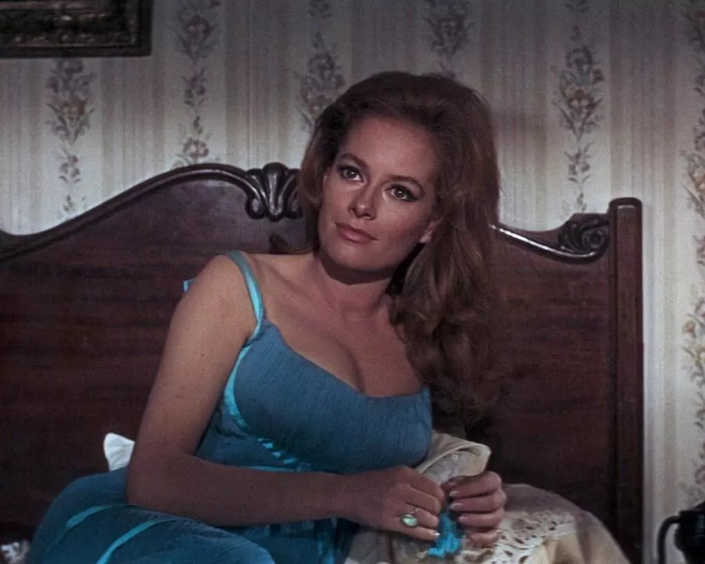 Luciana Paluzzi (1965)