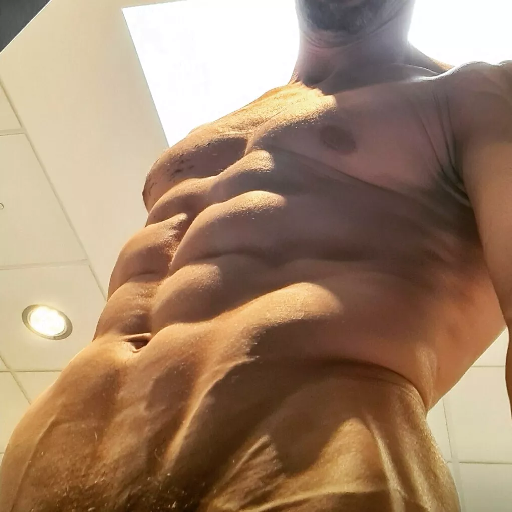 [M]y post workout pump... who like abs? (41)