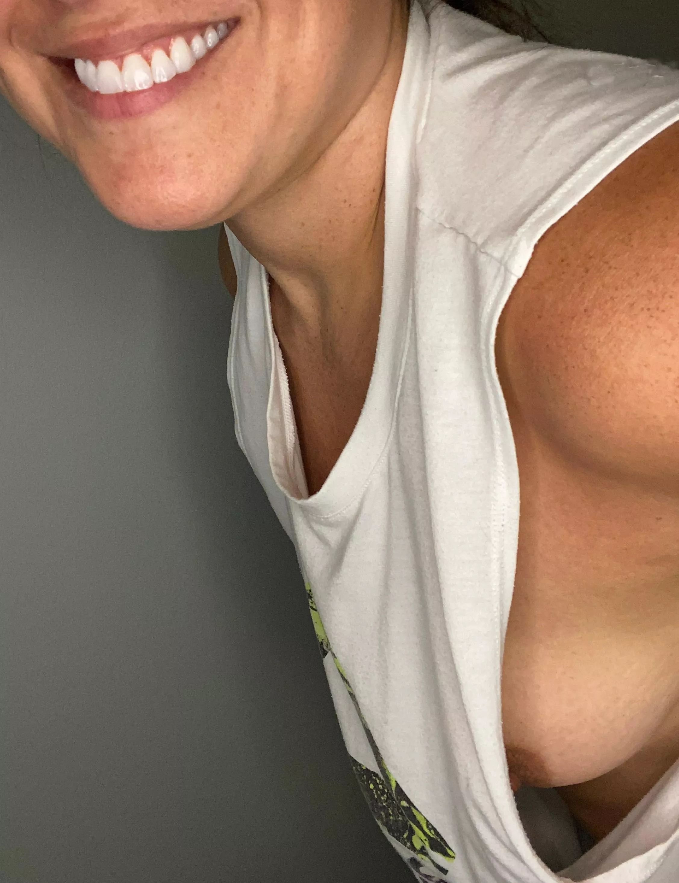 Post workout side boob