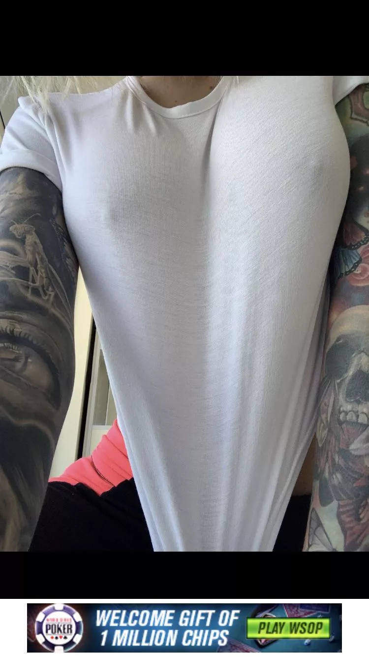 Wanna see what’s behind my shirt? Come find out for free 😋on kik message me @ Sherleymmm