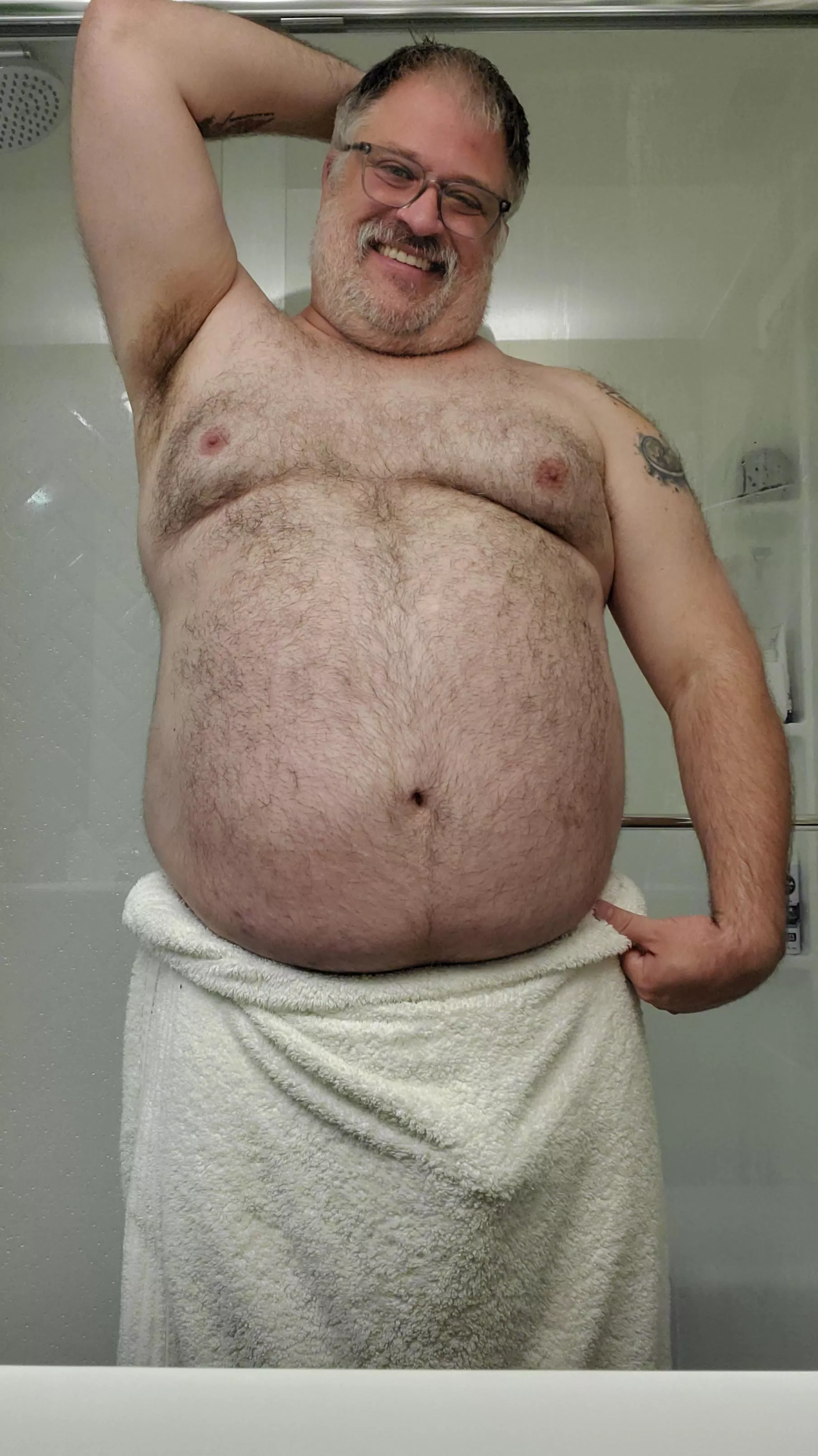 (40s) Come join Daddy in the shower?